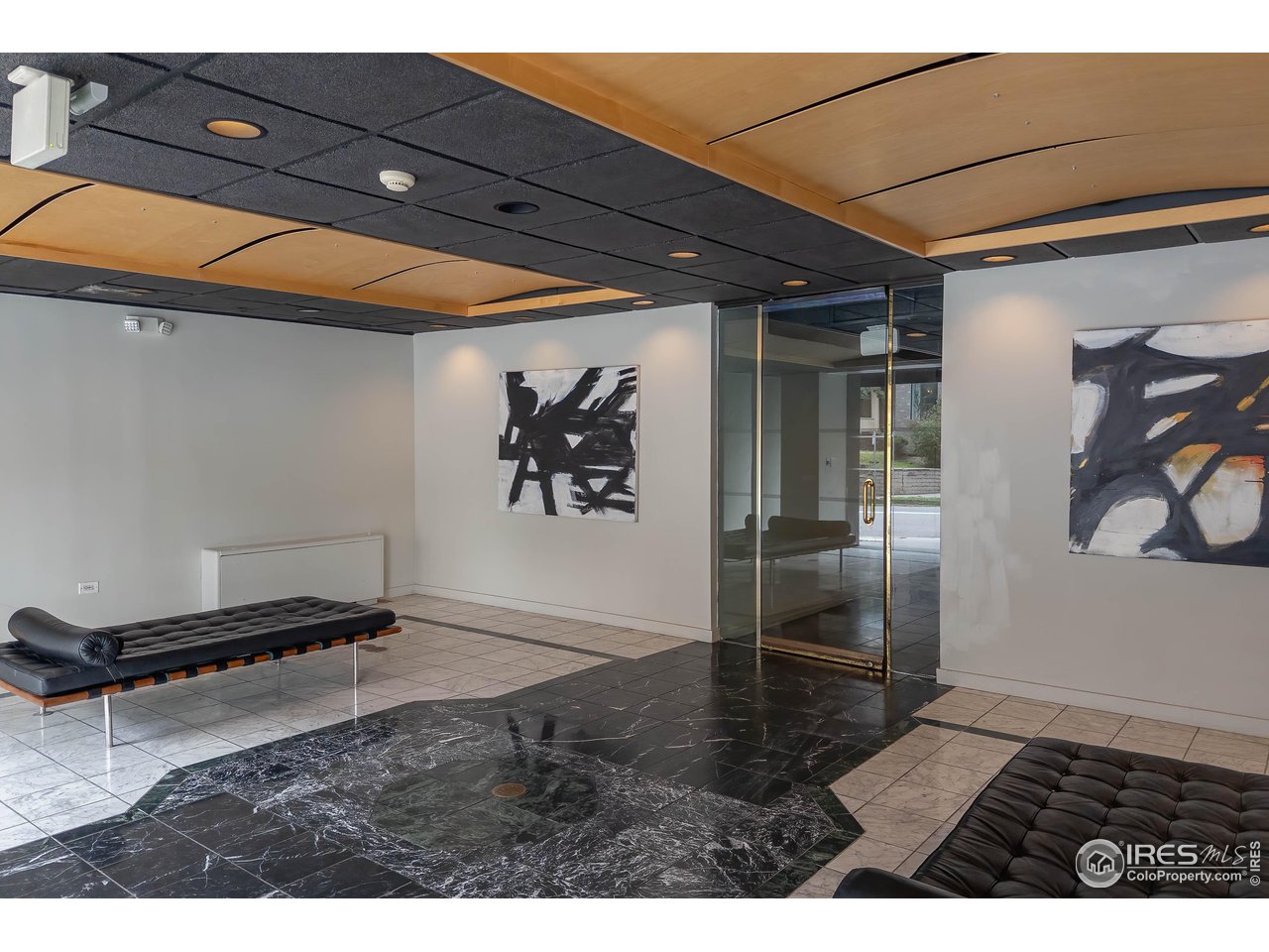 789 N Clarkson St 702