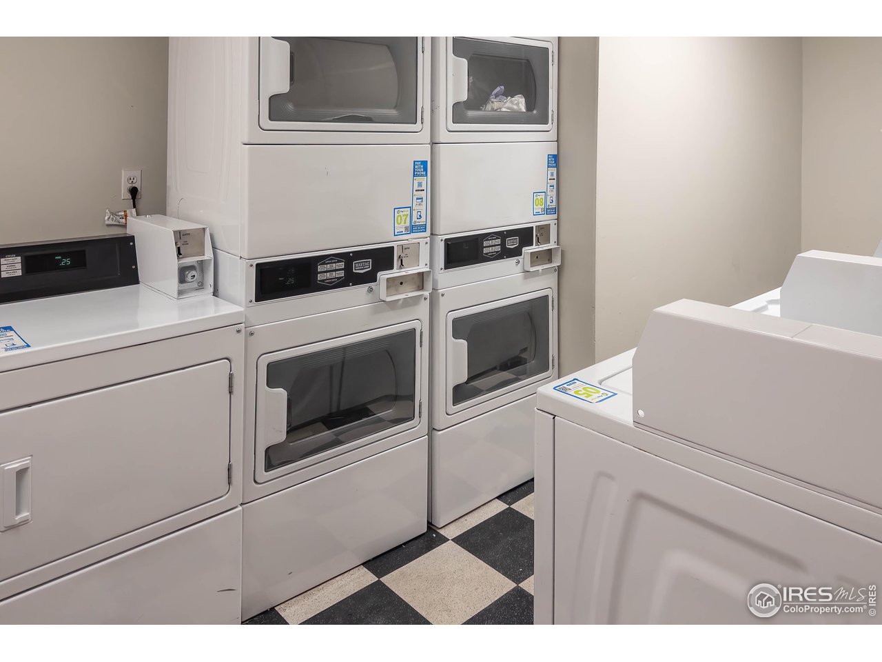 789 N Clarkson St 702