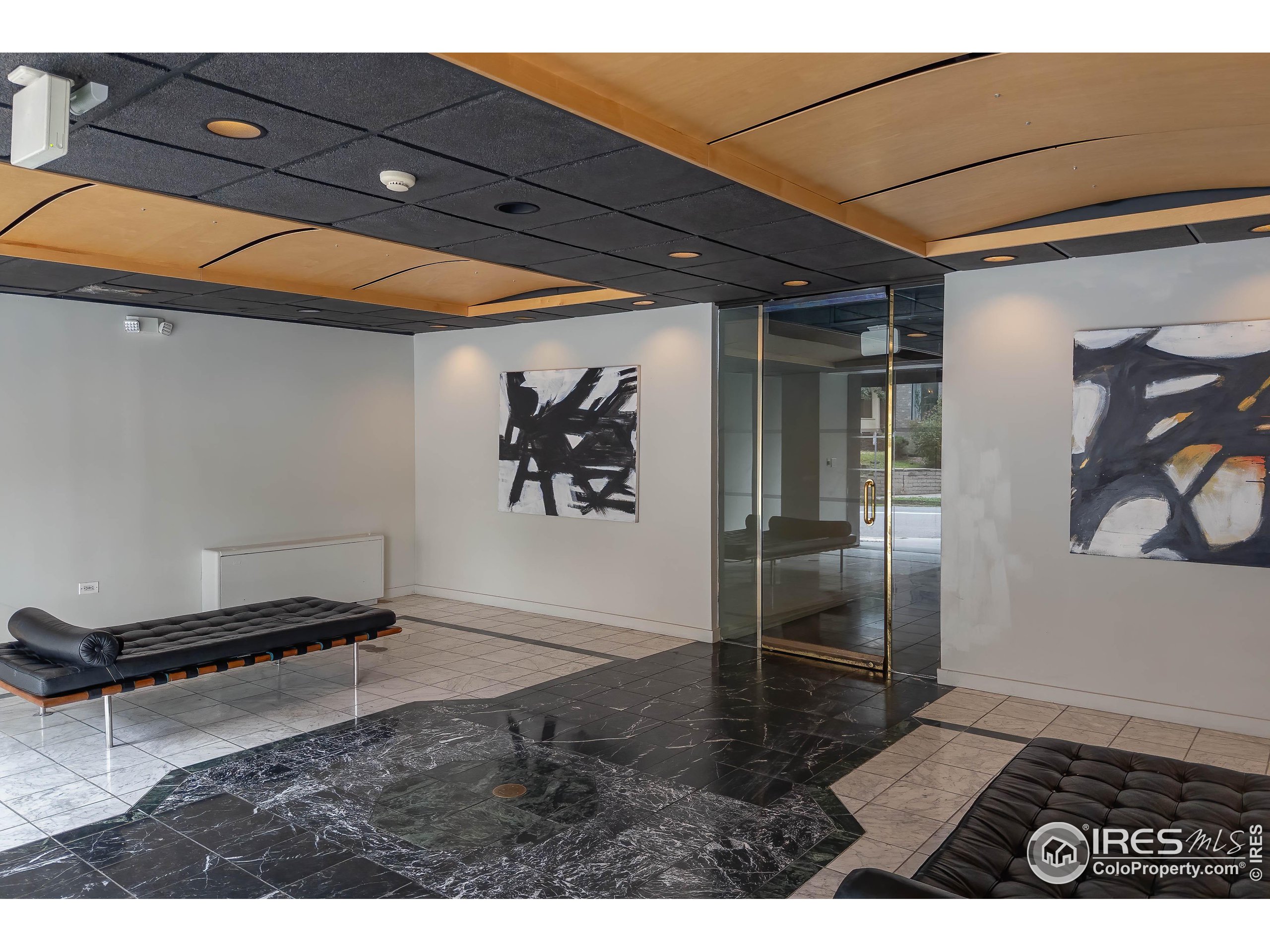 789 N Clarkson St 702