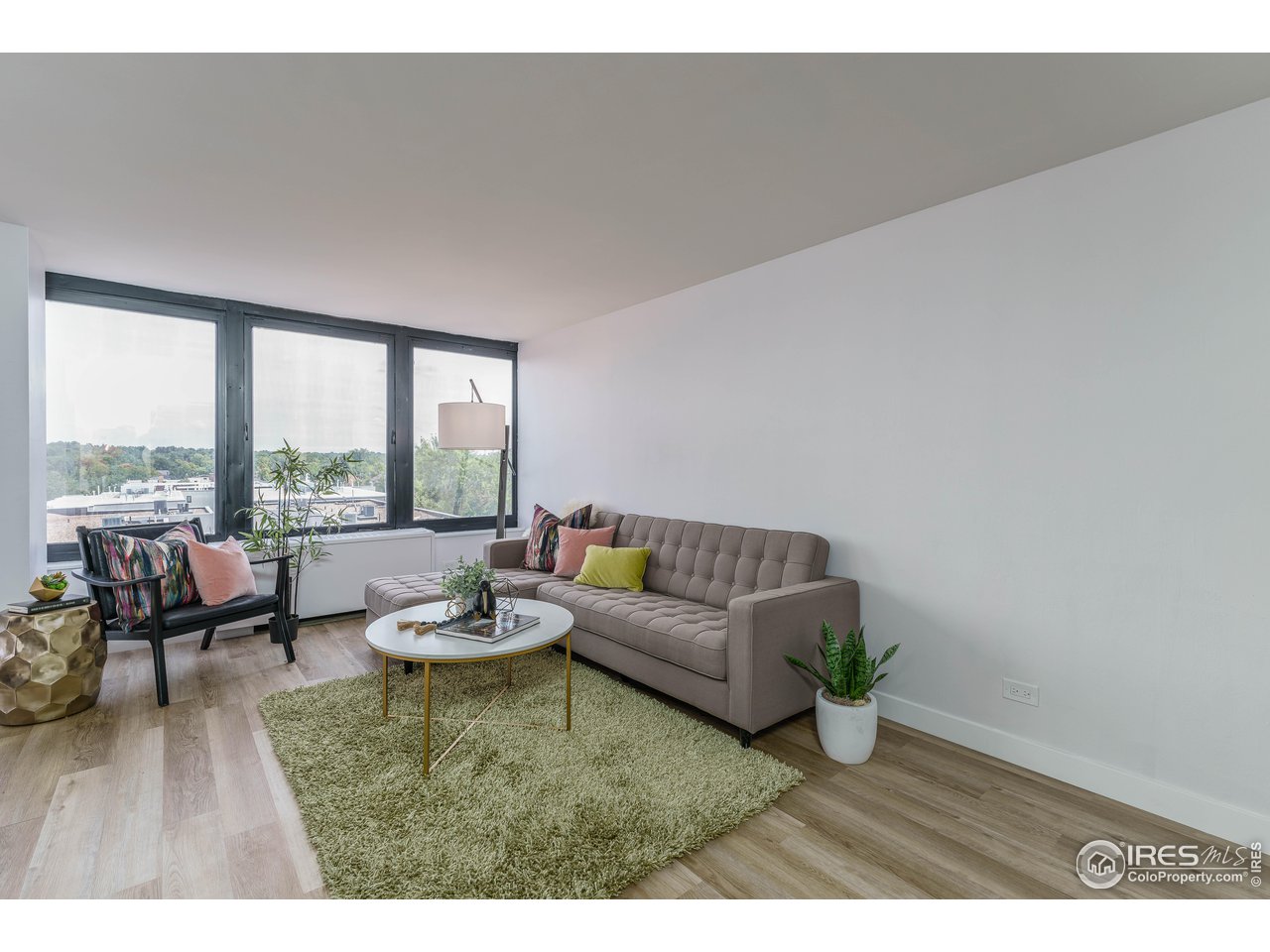 789 N Clarkson St 702