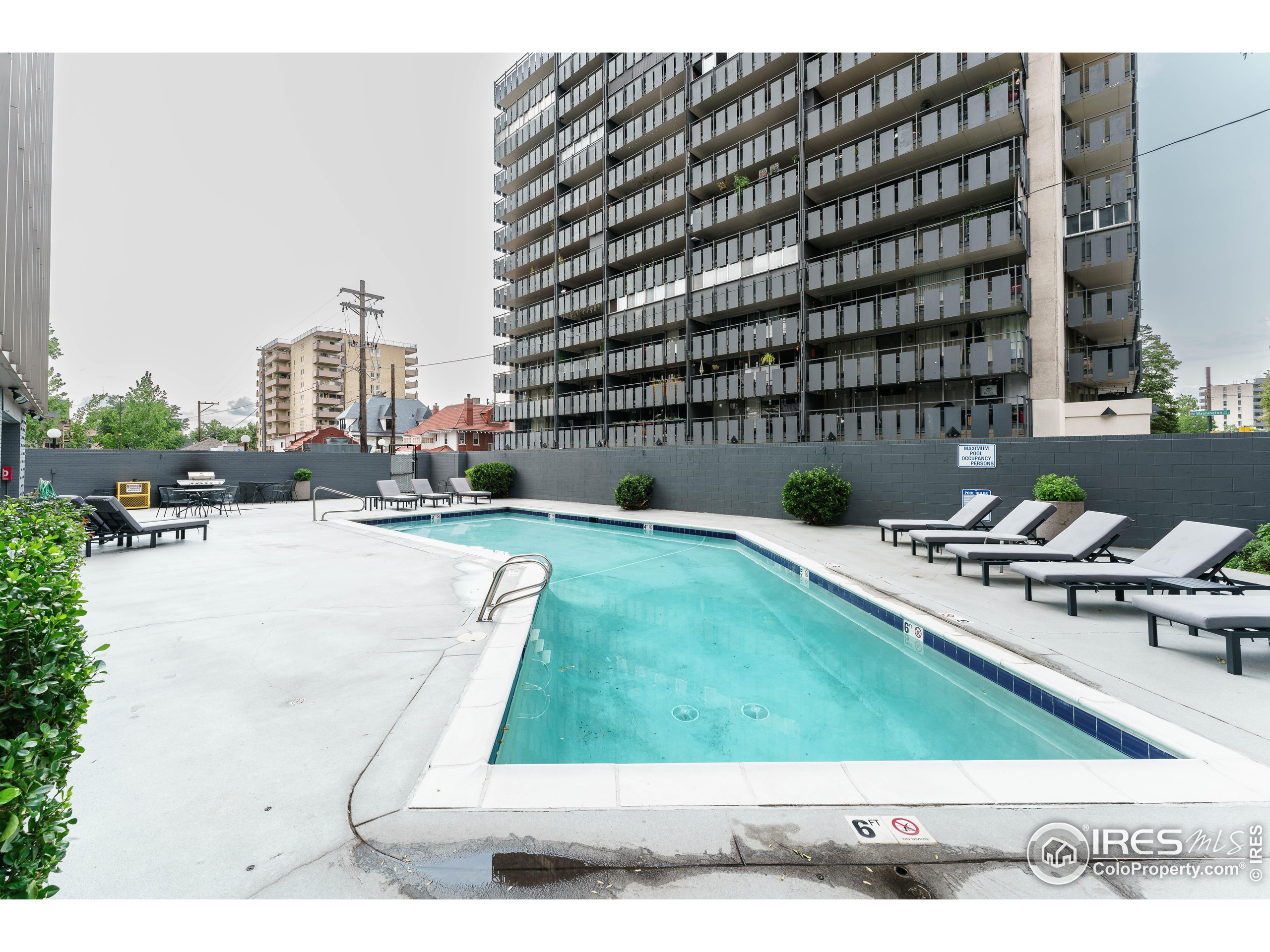 789 N Clarkson St 702