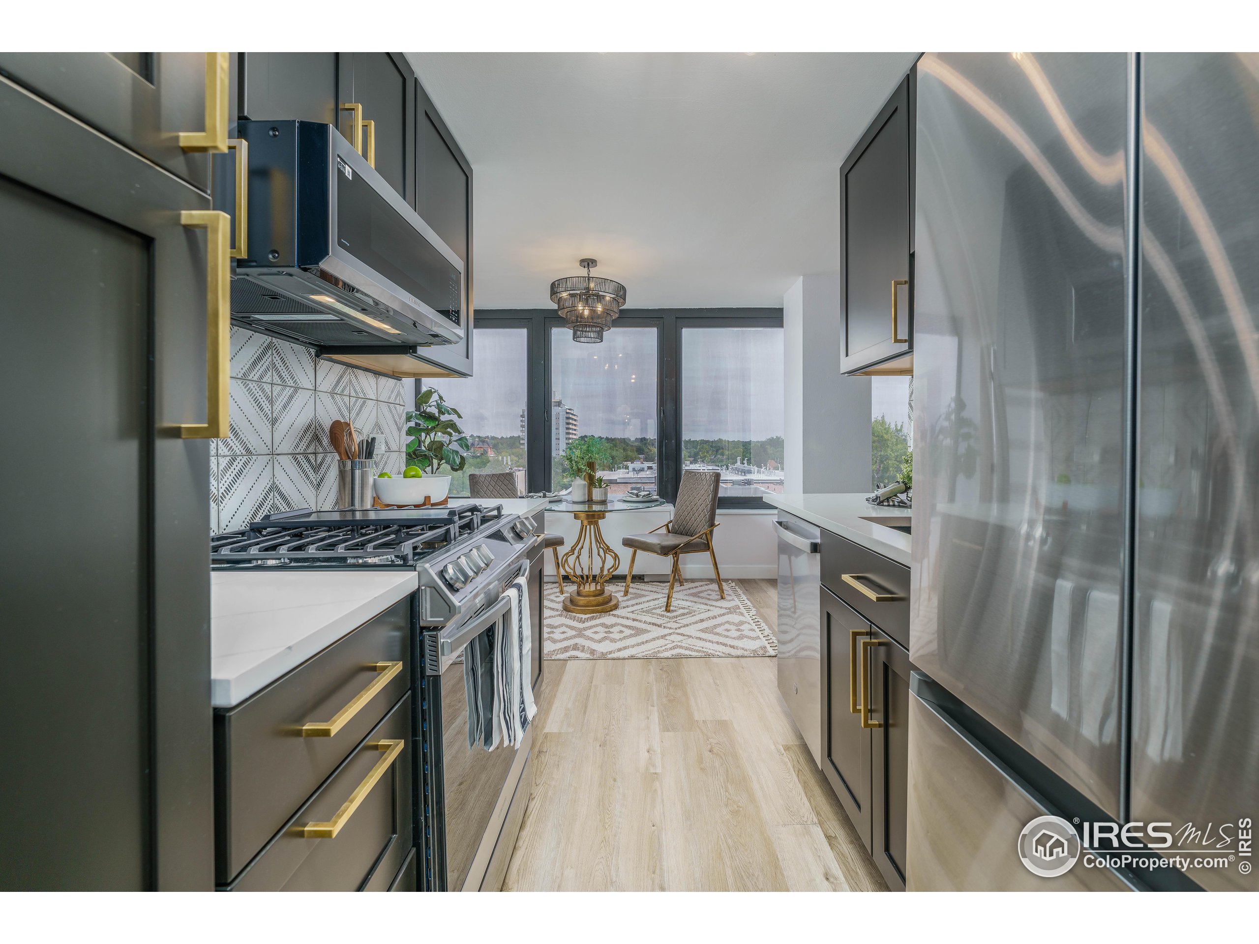 789 N Clarkson St 702