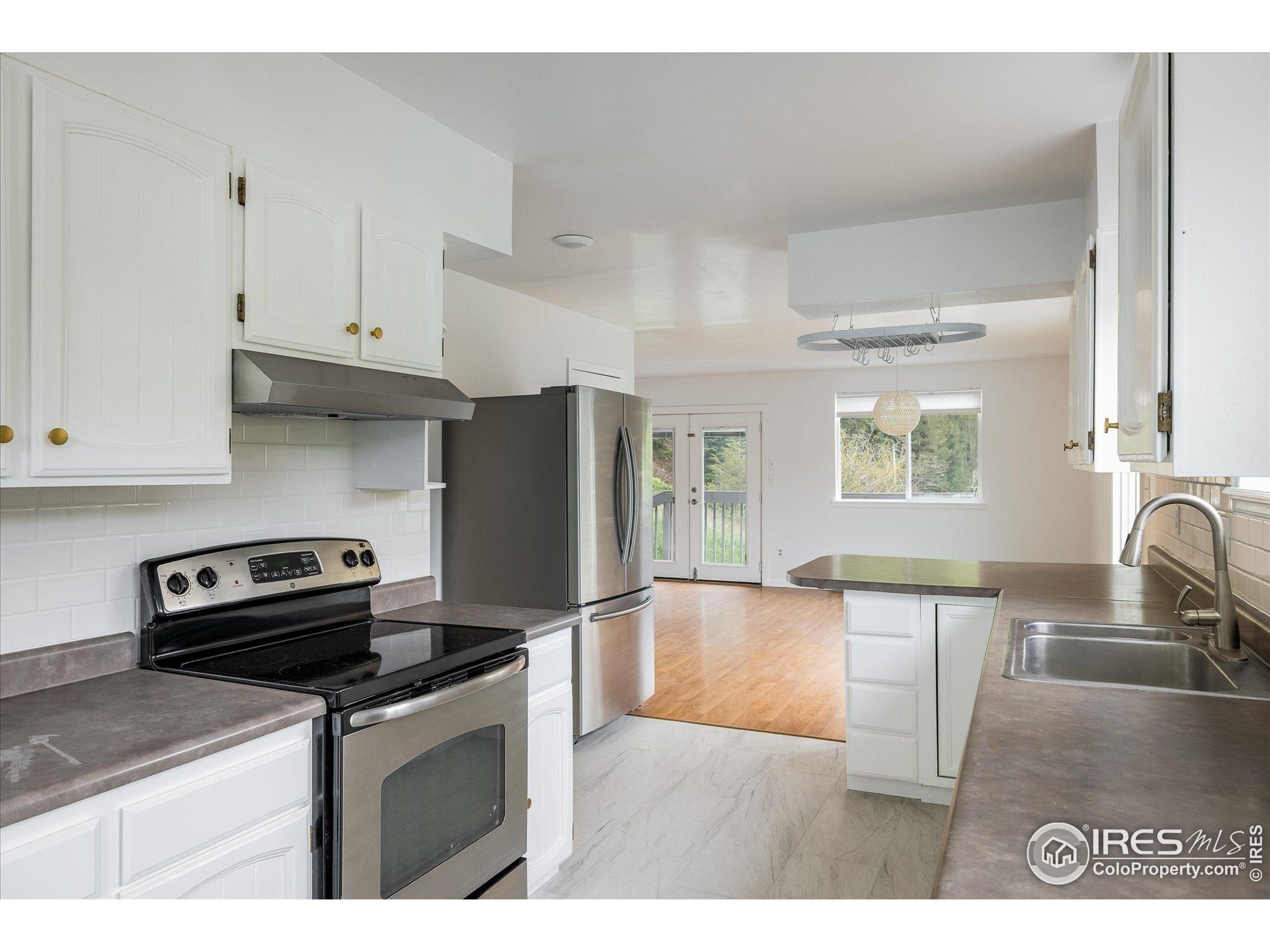 489 Beaver Creek Dr Nederland