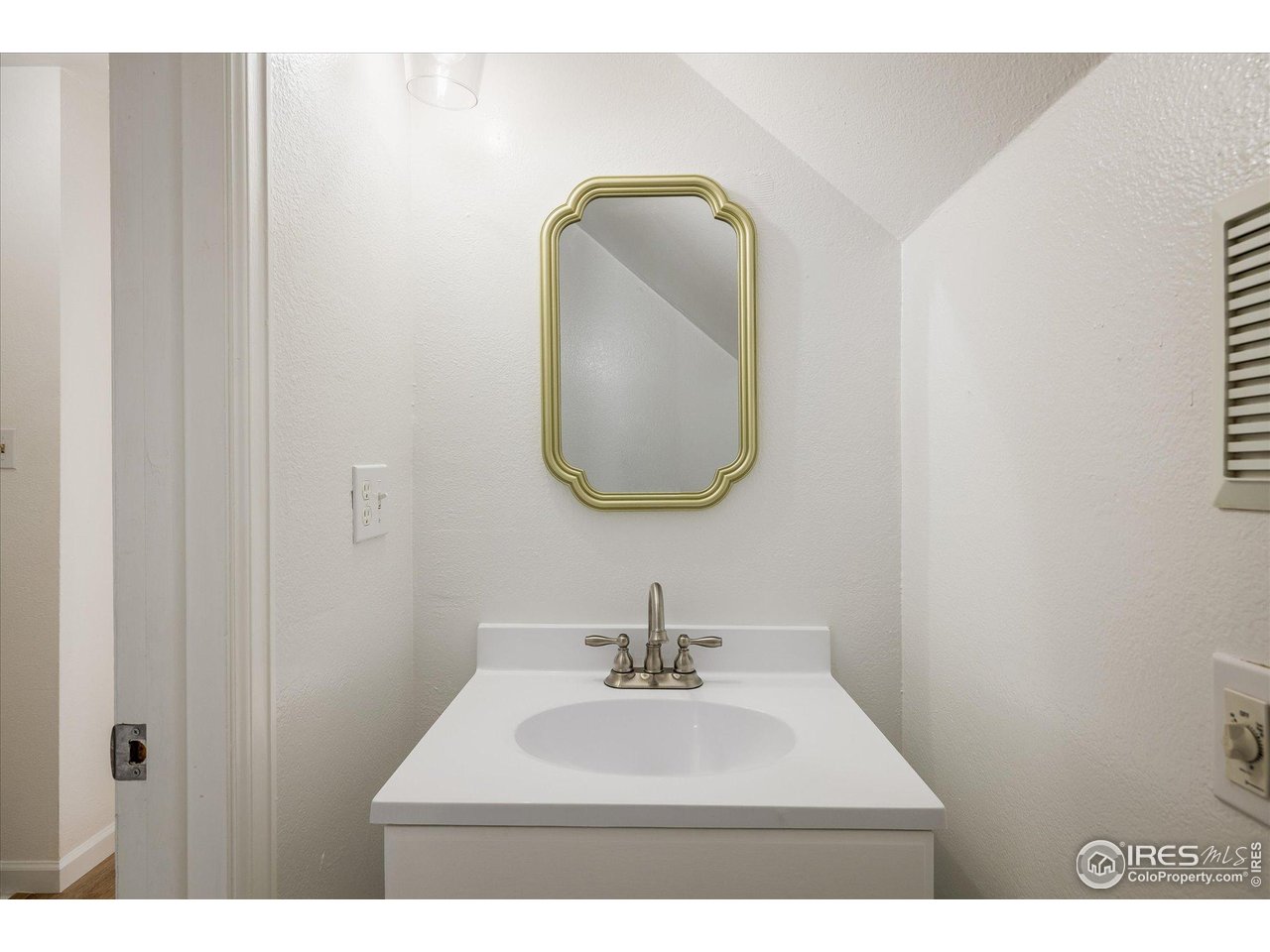 489 Beaver Creek Dr Nederland