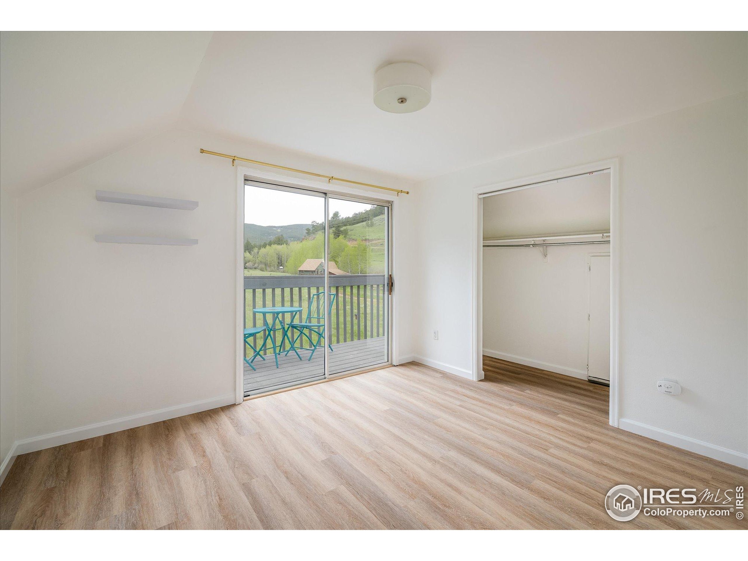 489 Beaver Creek Dr Nederland