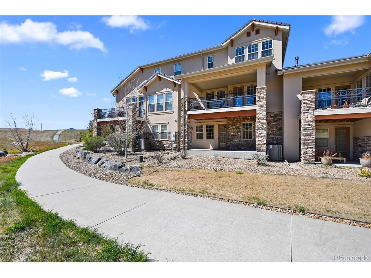 2966 Casalon Cir