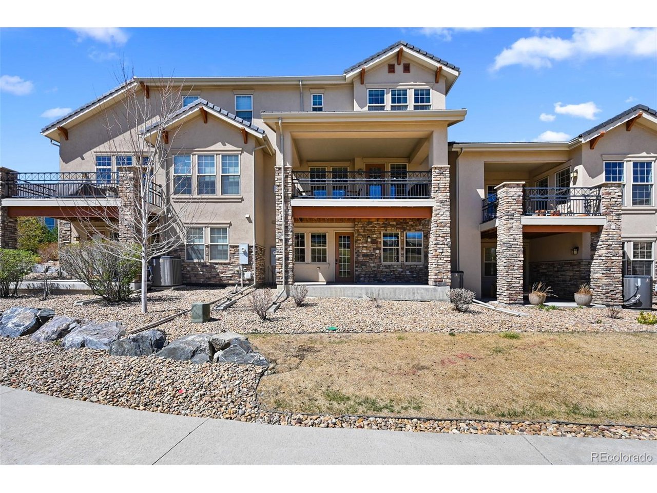 2966 Casalon Cir