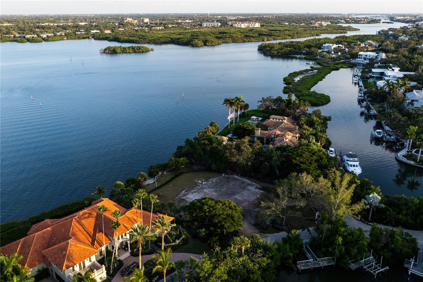 1290 HIDDEN HARBOR WAY