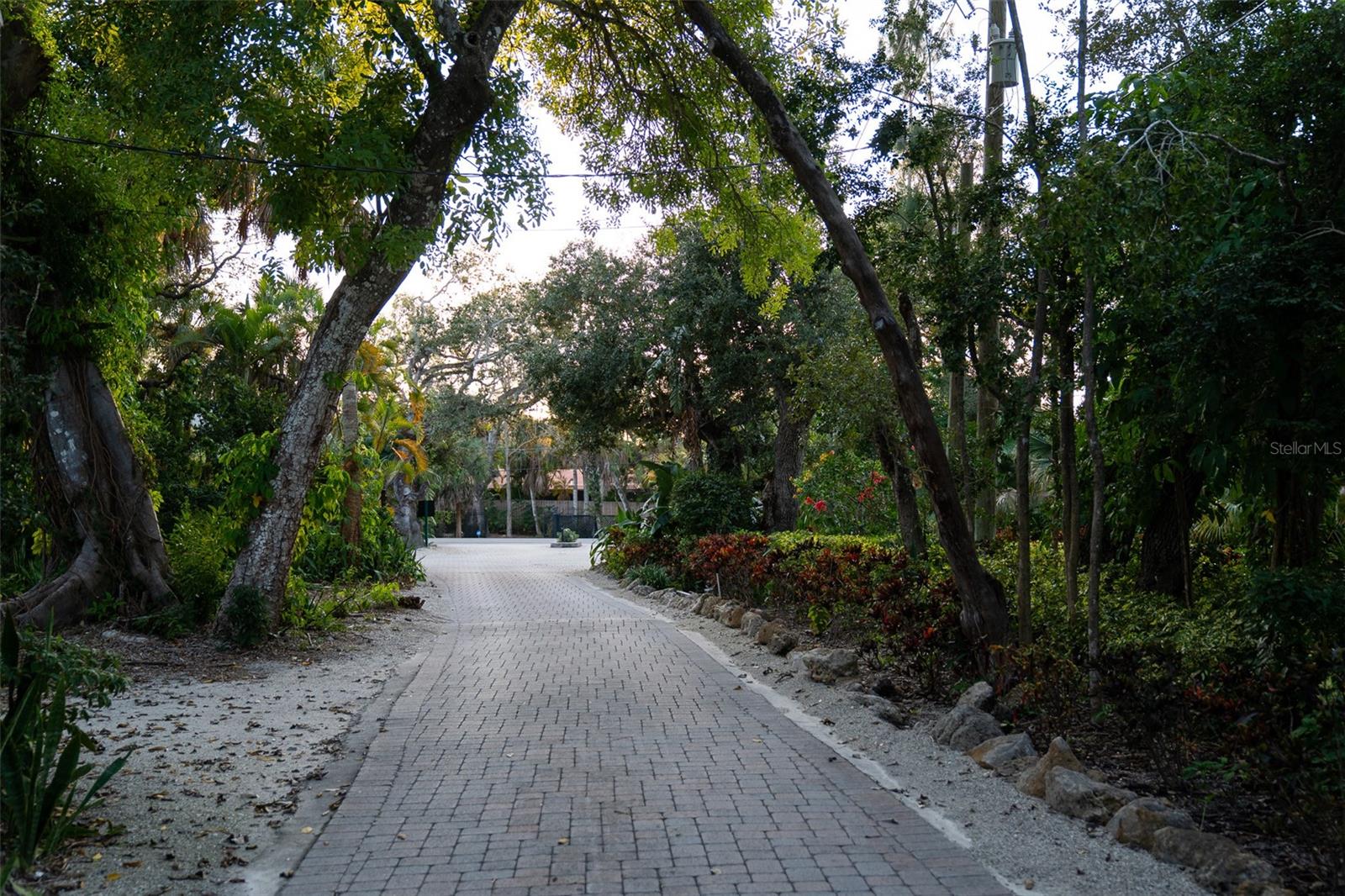 1290 HIDDEN HARBOR WAY