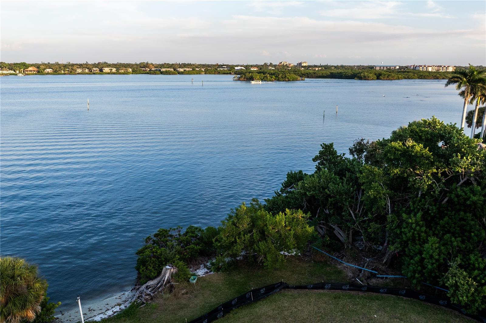 1290 HIDDEN HARBOR WAY