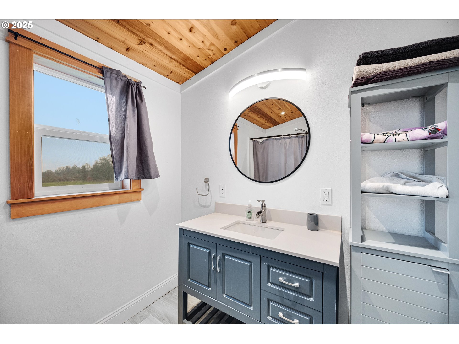 352 NE POLK STATION RD