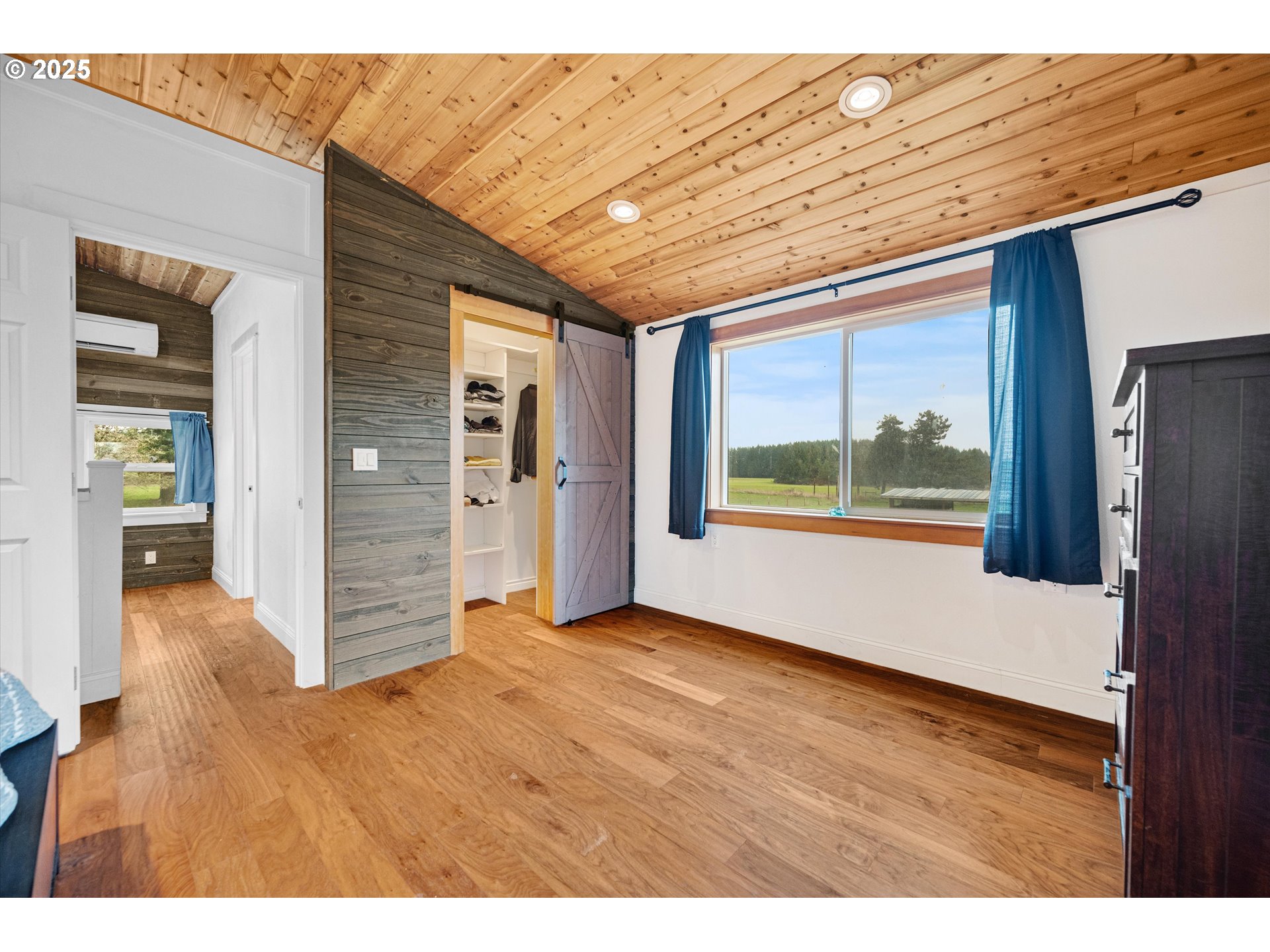 352 NE POLK STATION RD