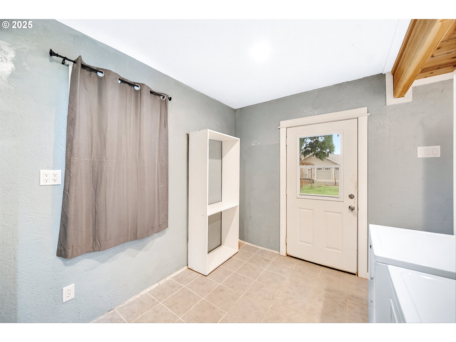 352 NE POLK STATION RD