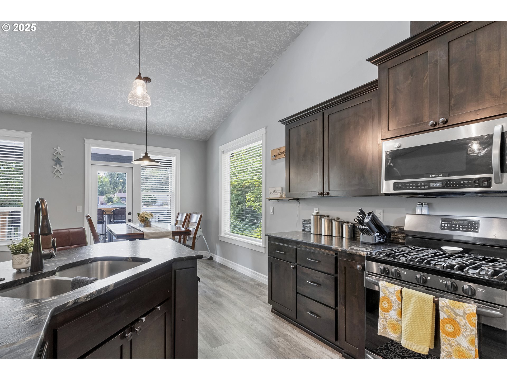 591 TIMBER VIEW ST NW