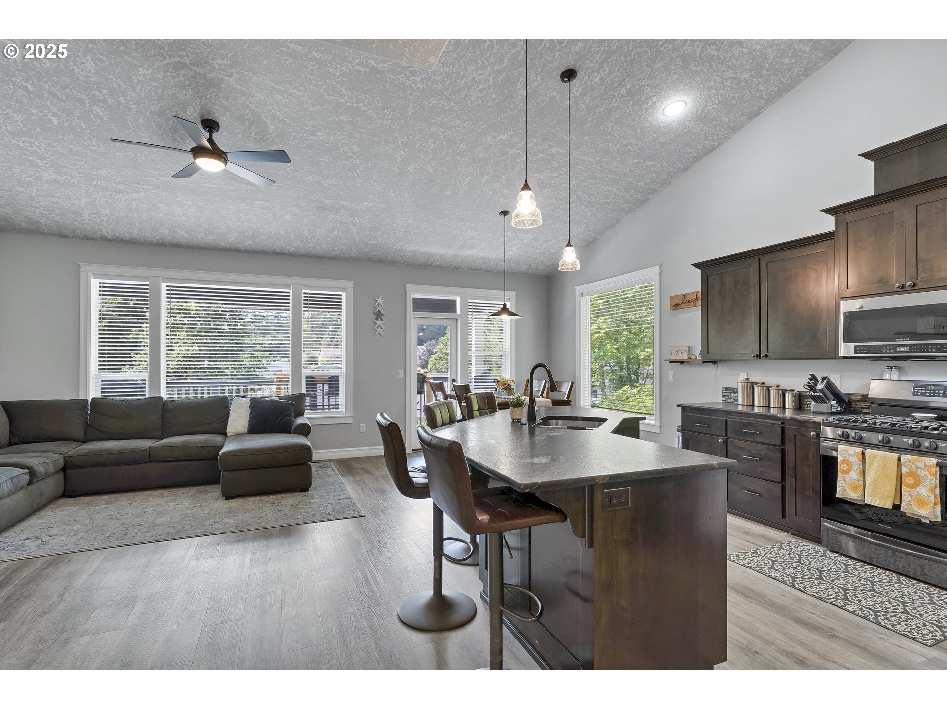 591 TIMBER VIEW ST NW