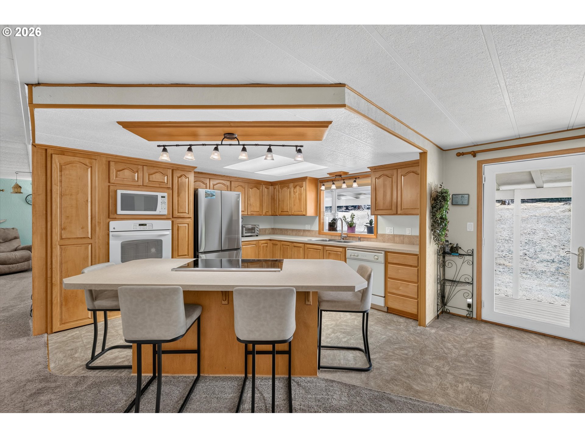 1111 PIONEER RD