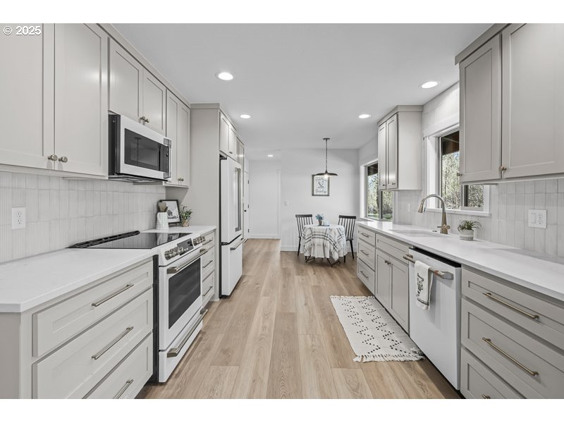 9160 SW GOPHER VALLEY RD