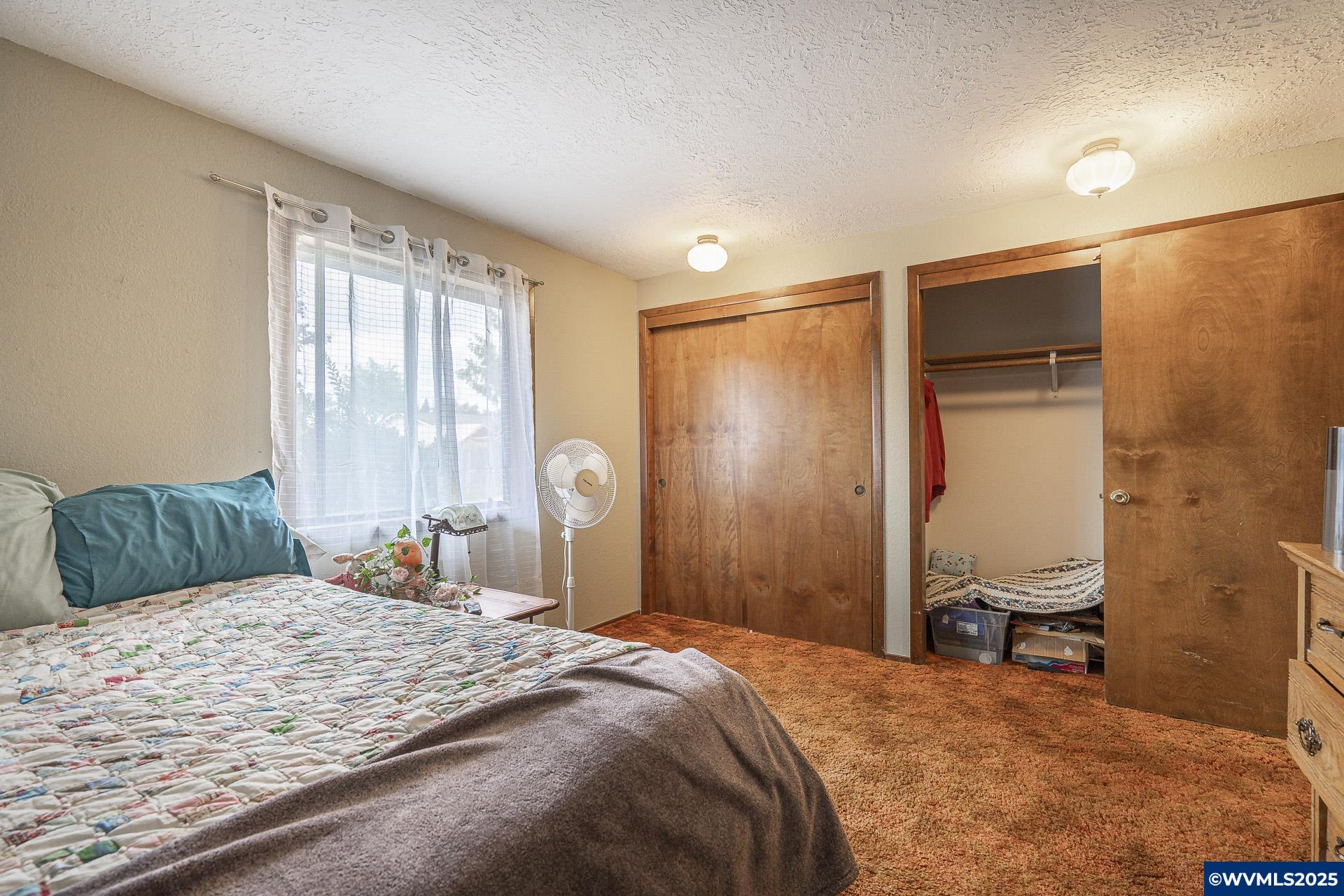 699 SW Sheila St