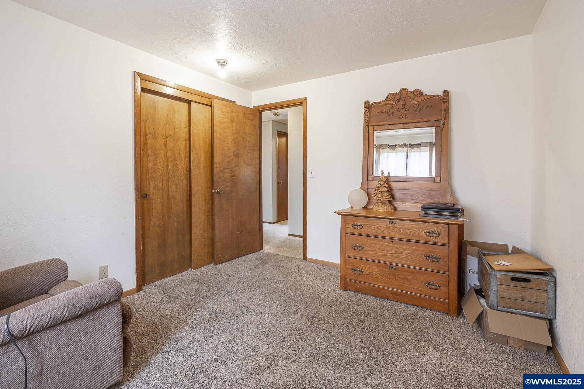 699 SW Sheila St
