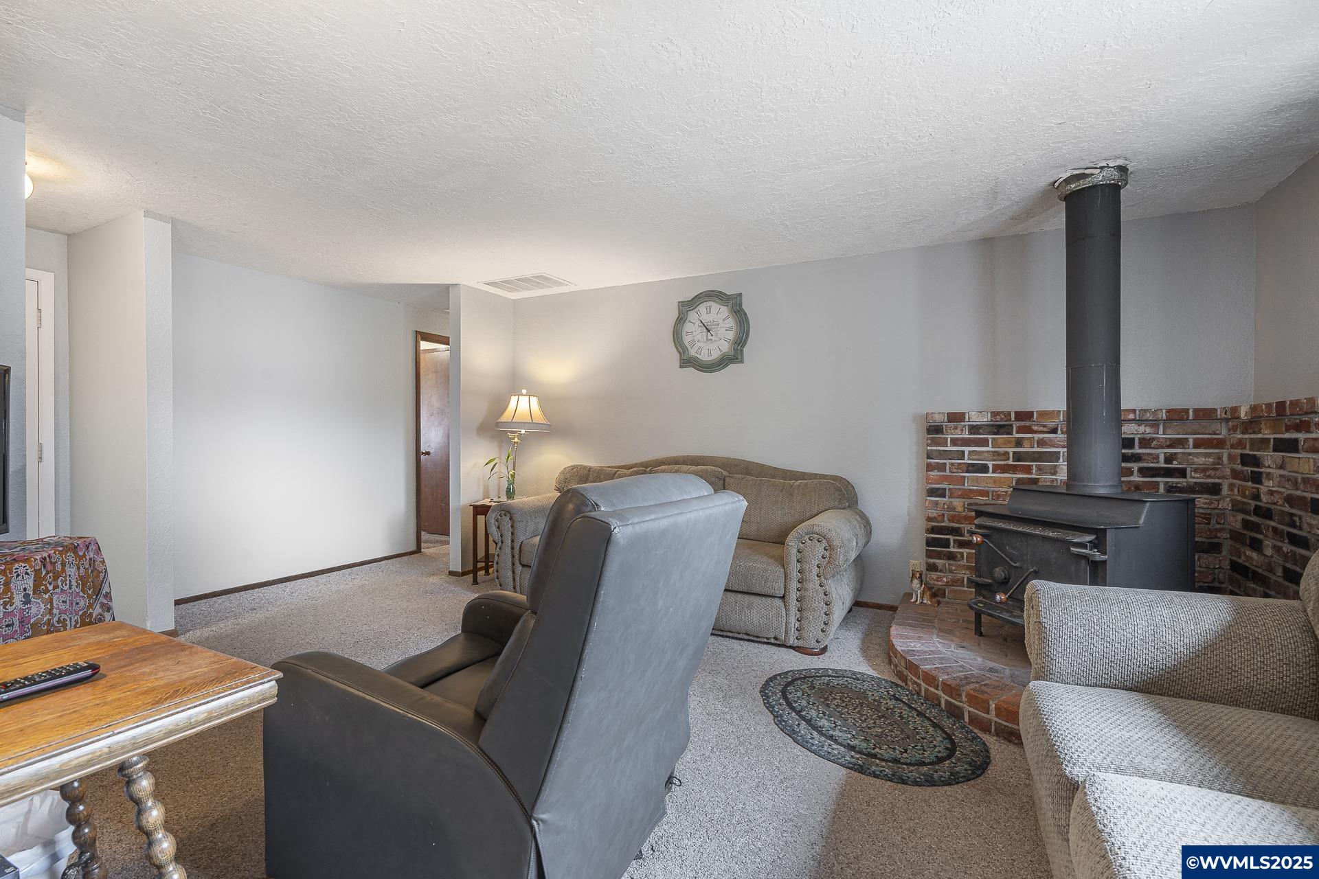 699 SW Sheila St