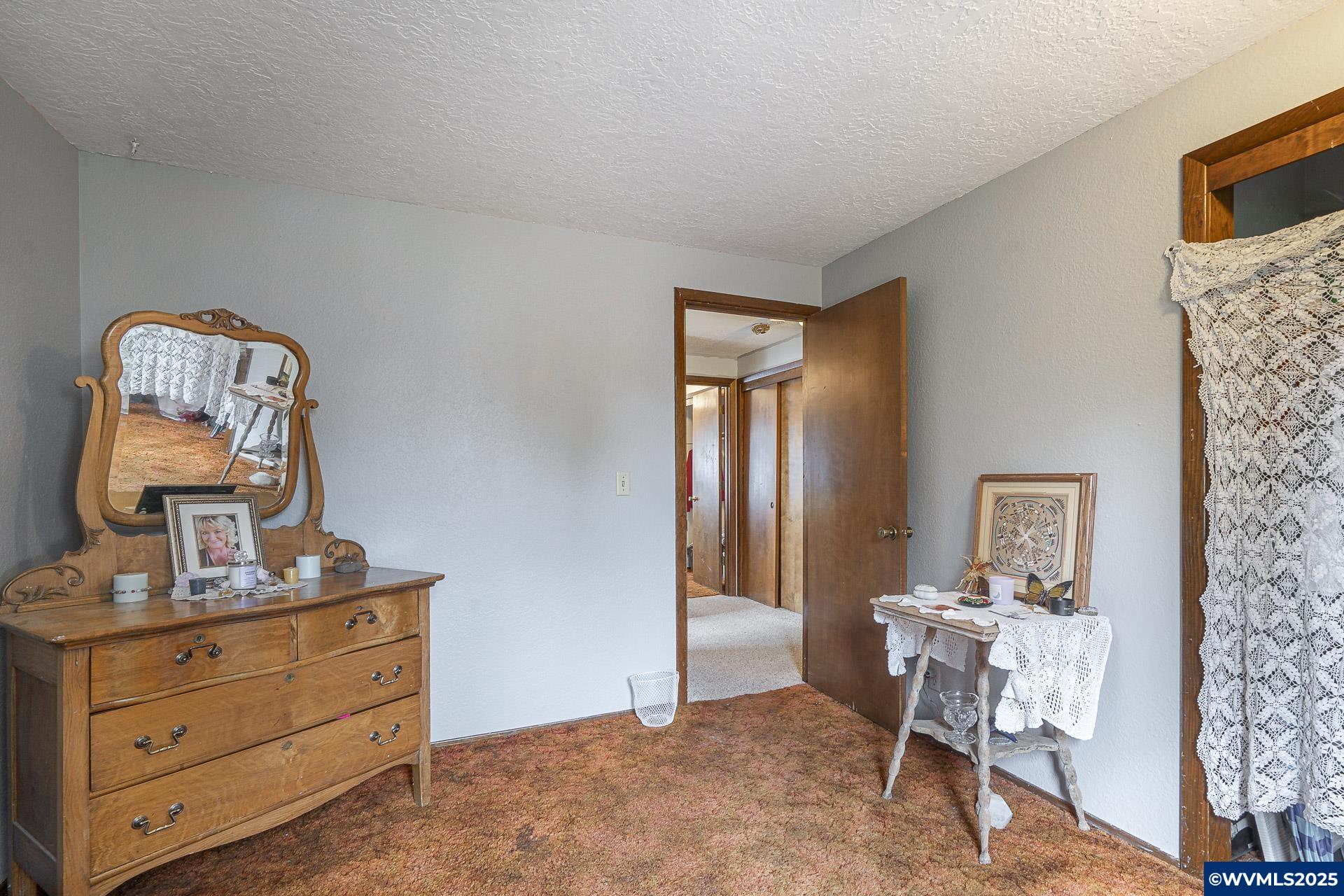 699 SW Sheila St