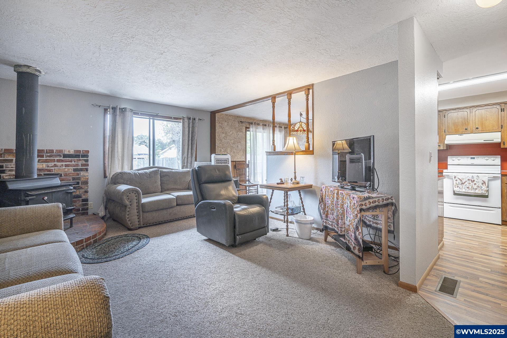 699 SW Sheila St