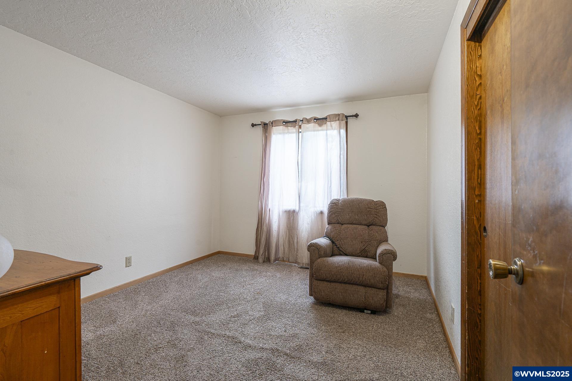 699 SW Sheila St