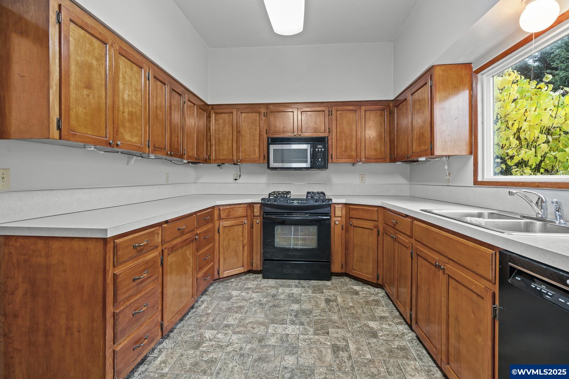 12700 Maxfield Creek Rd