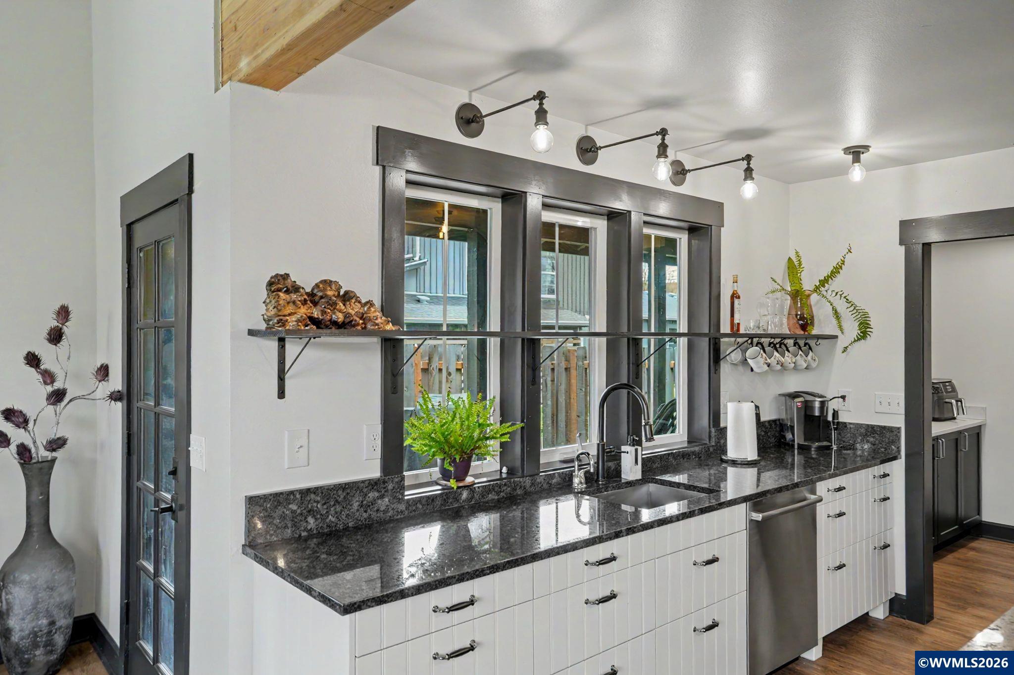 515/525 SW Levens St