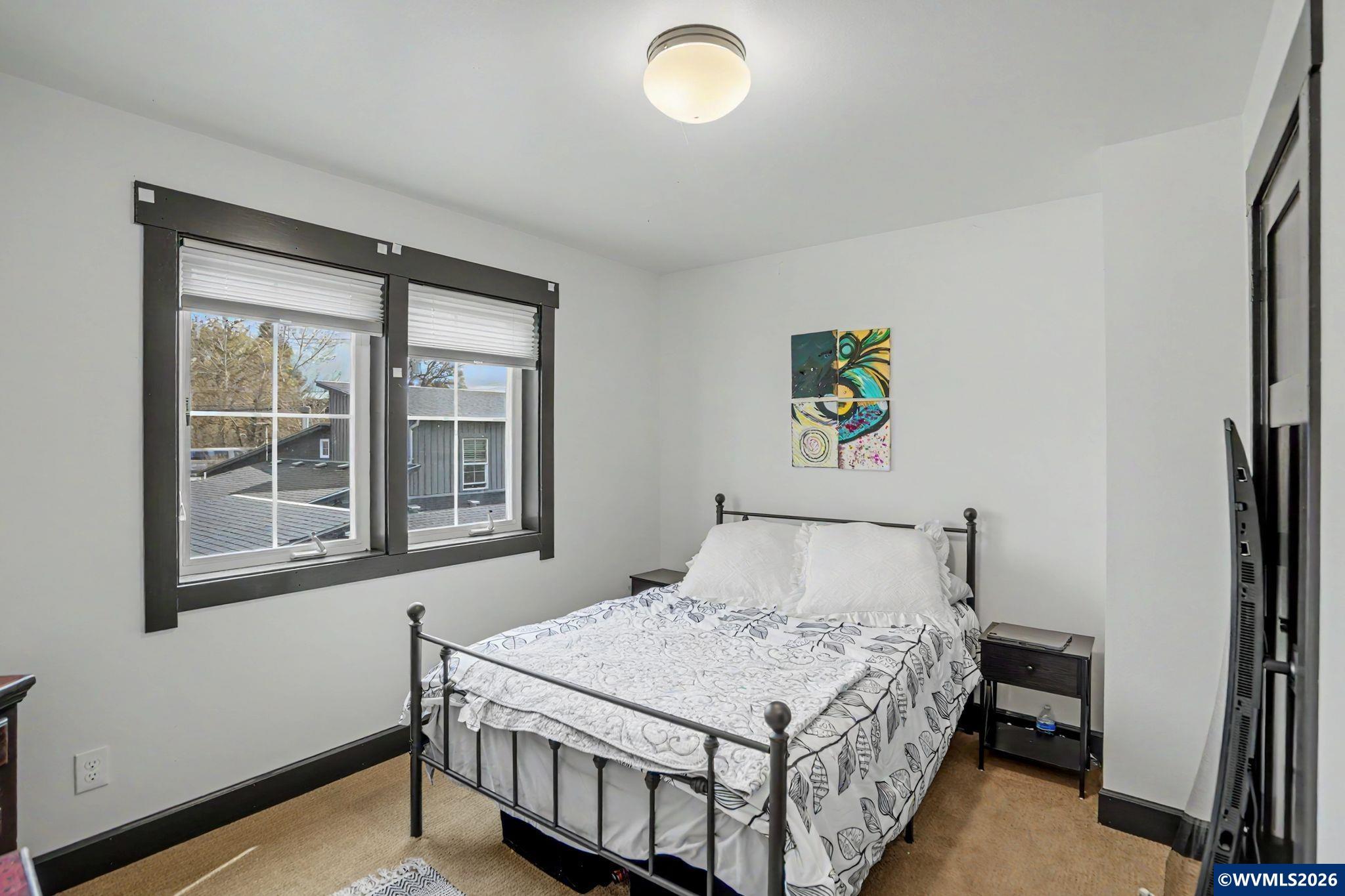 515/525 SW Levens St