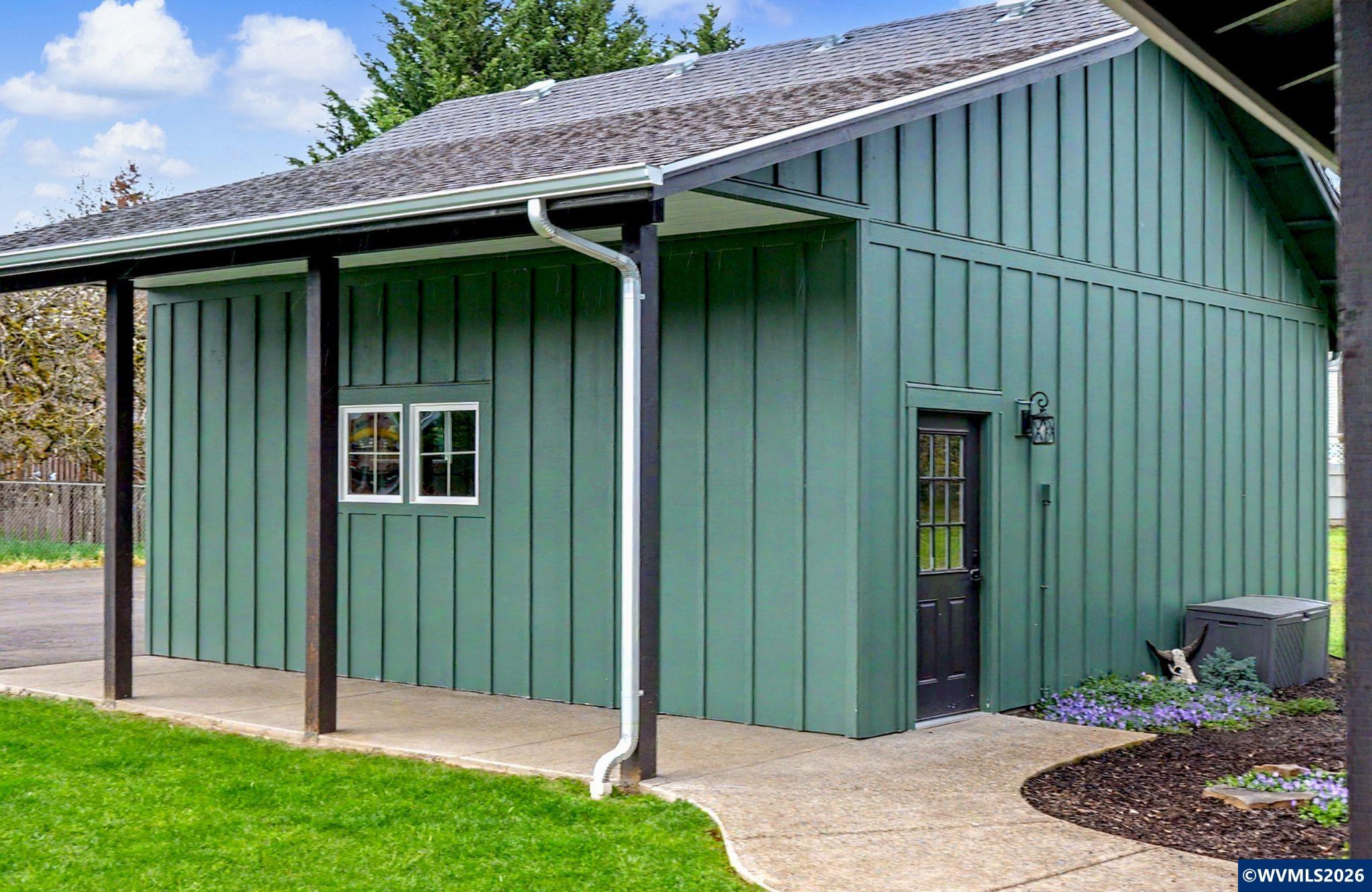 515/525 SW Levens St