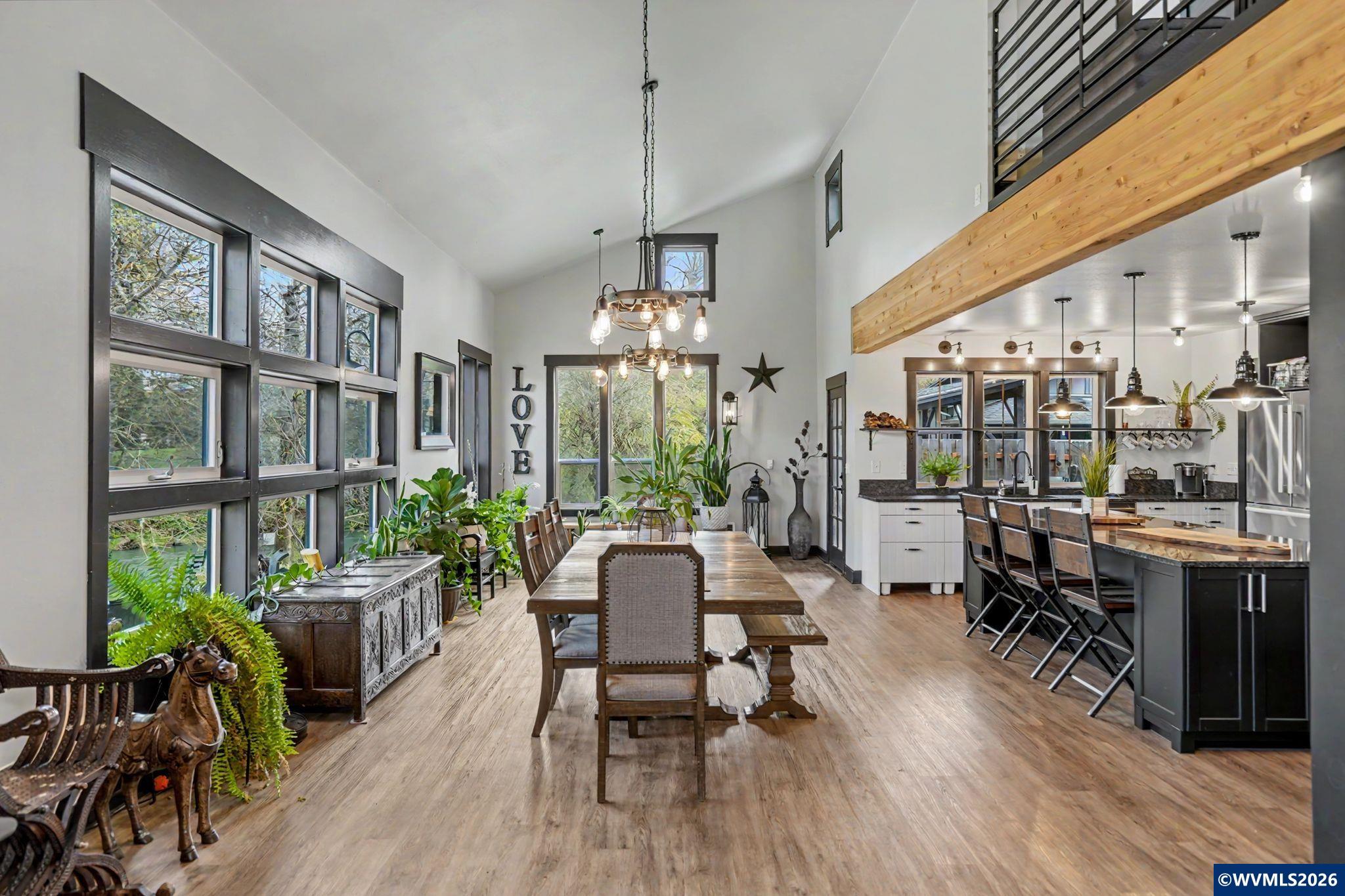 515/525 SW Levens St