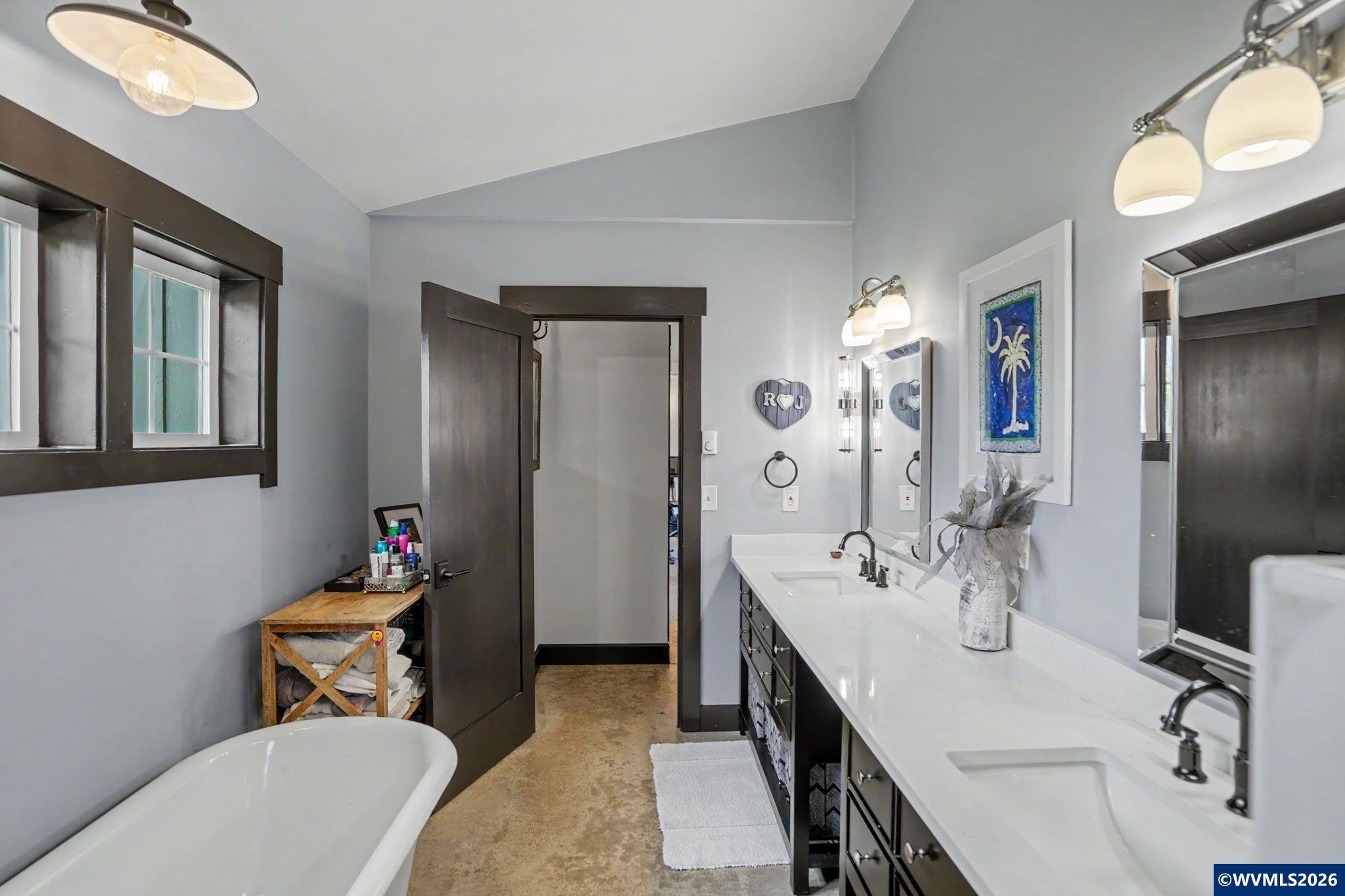 515/525 SW Levens St