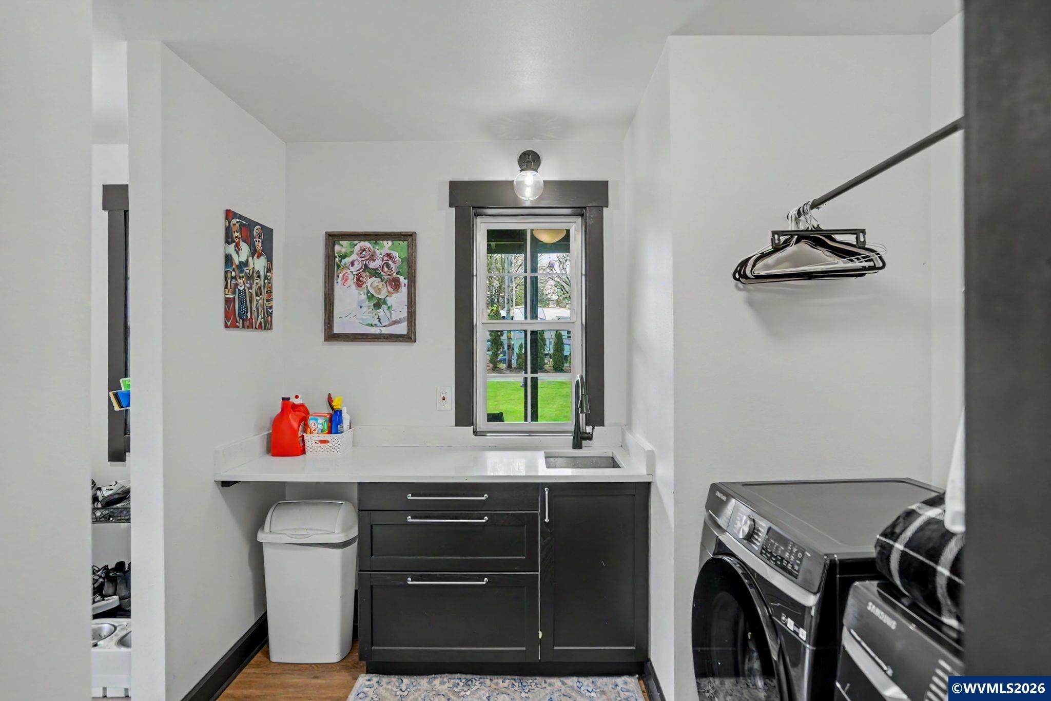 515/525 SW Levens St