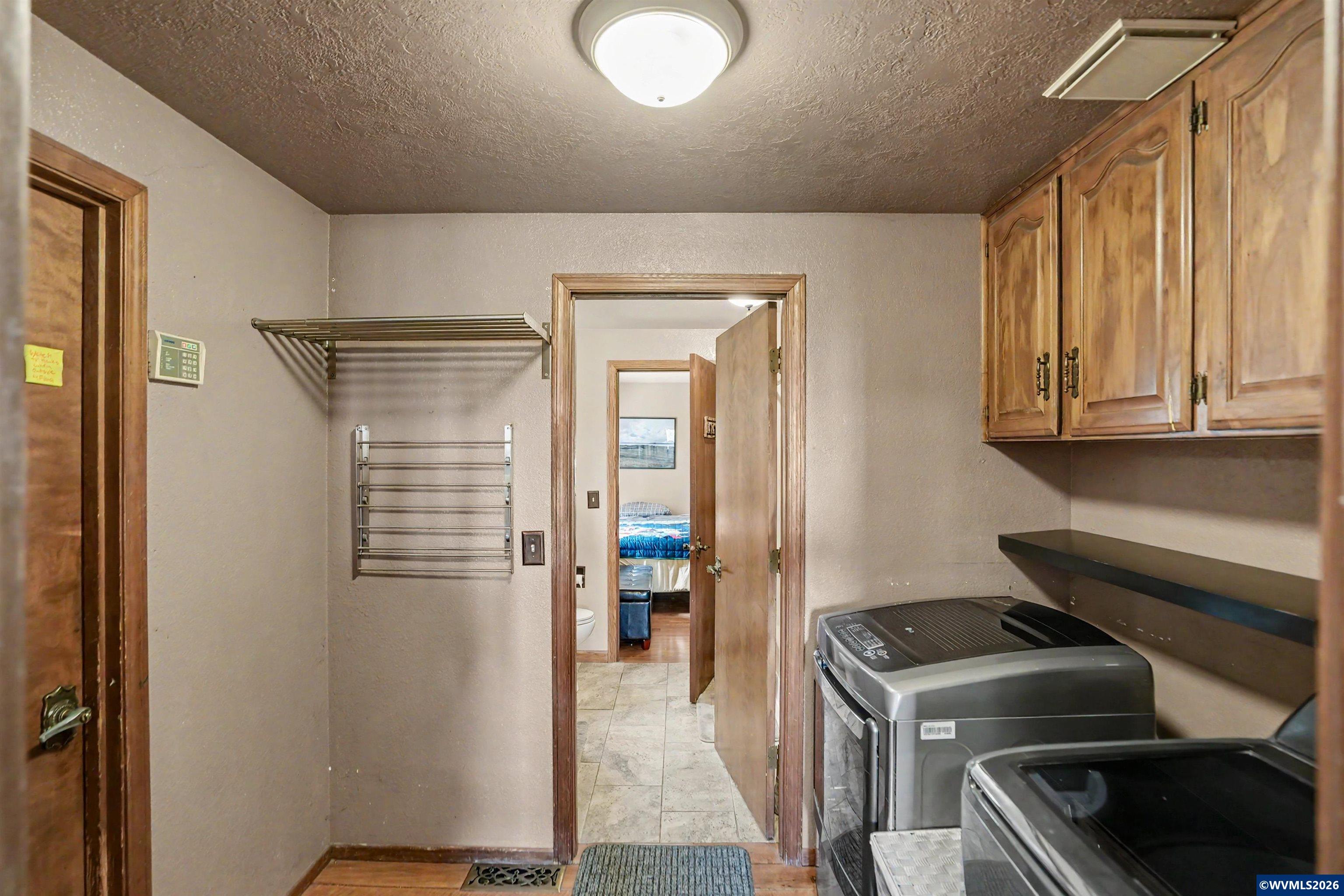 15991 Oakdale Rd