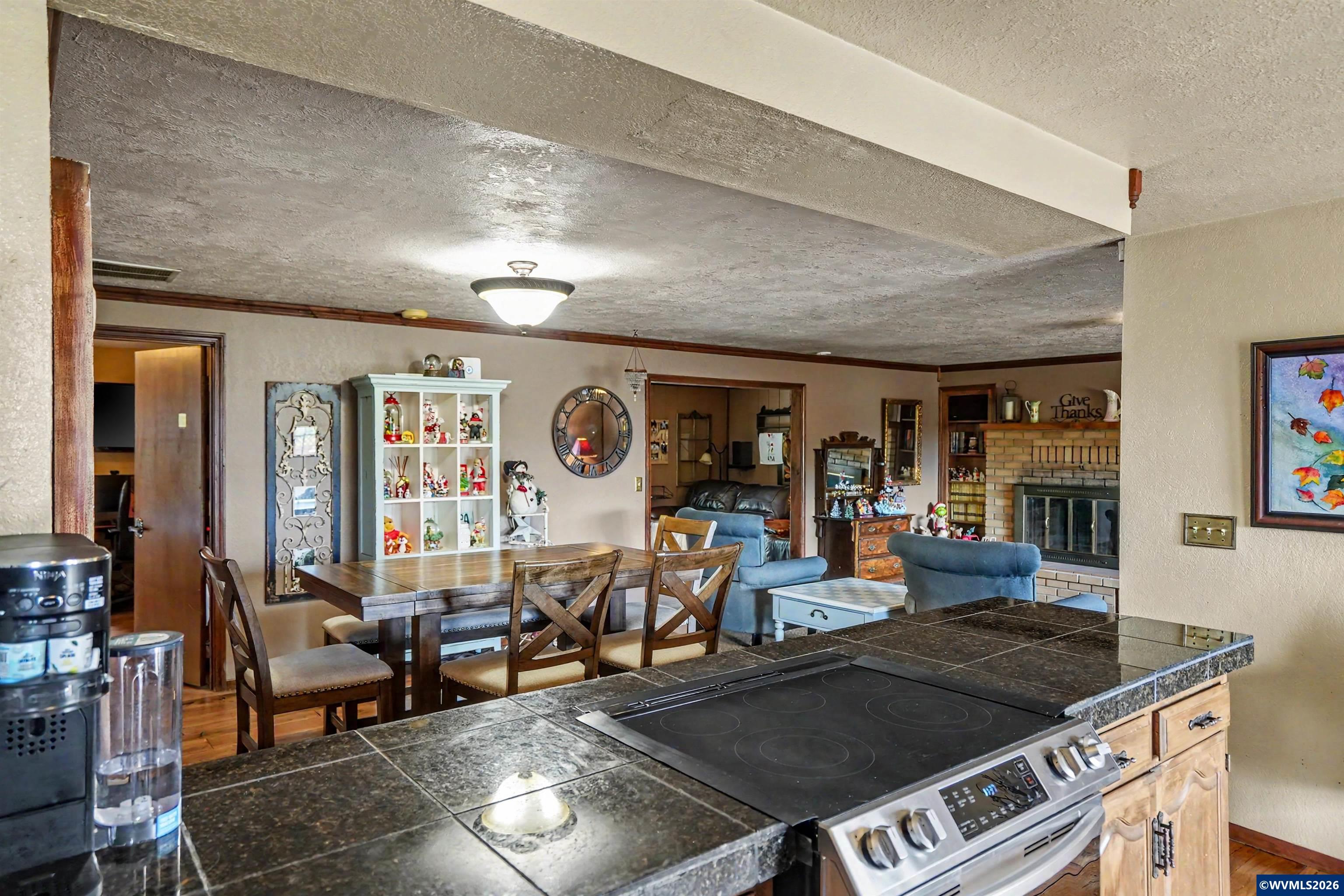 15991 Oakdale Rd