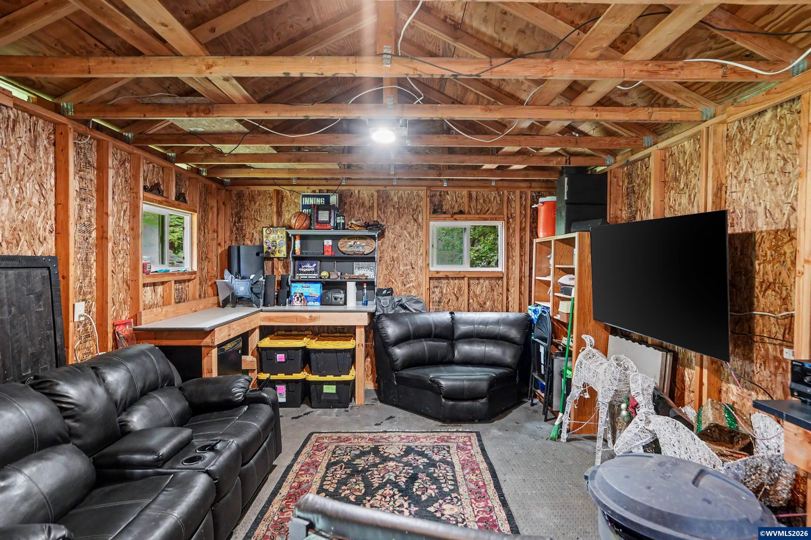 15991 Oakdale Rd