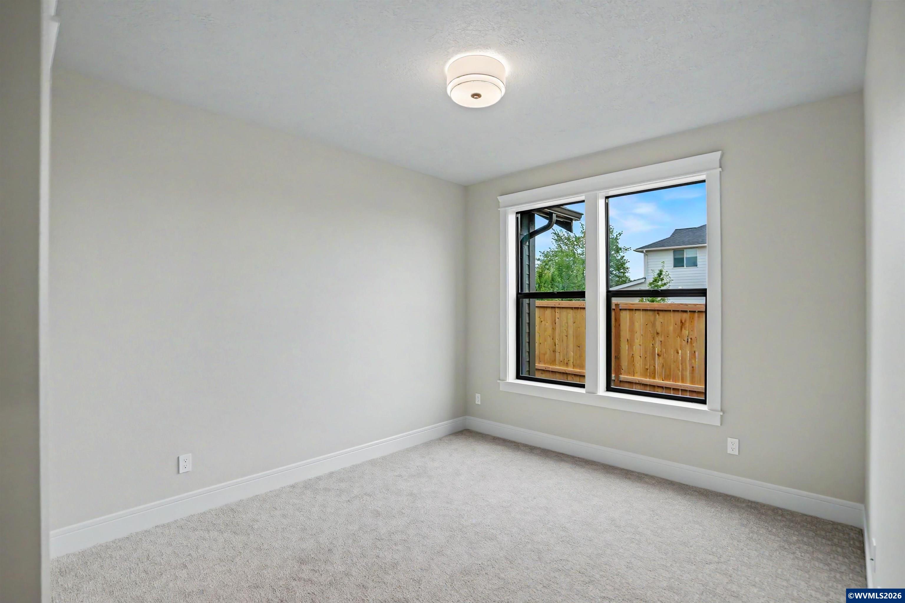 2094 SE Arrowwood Av