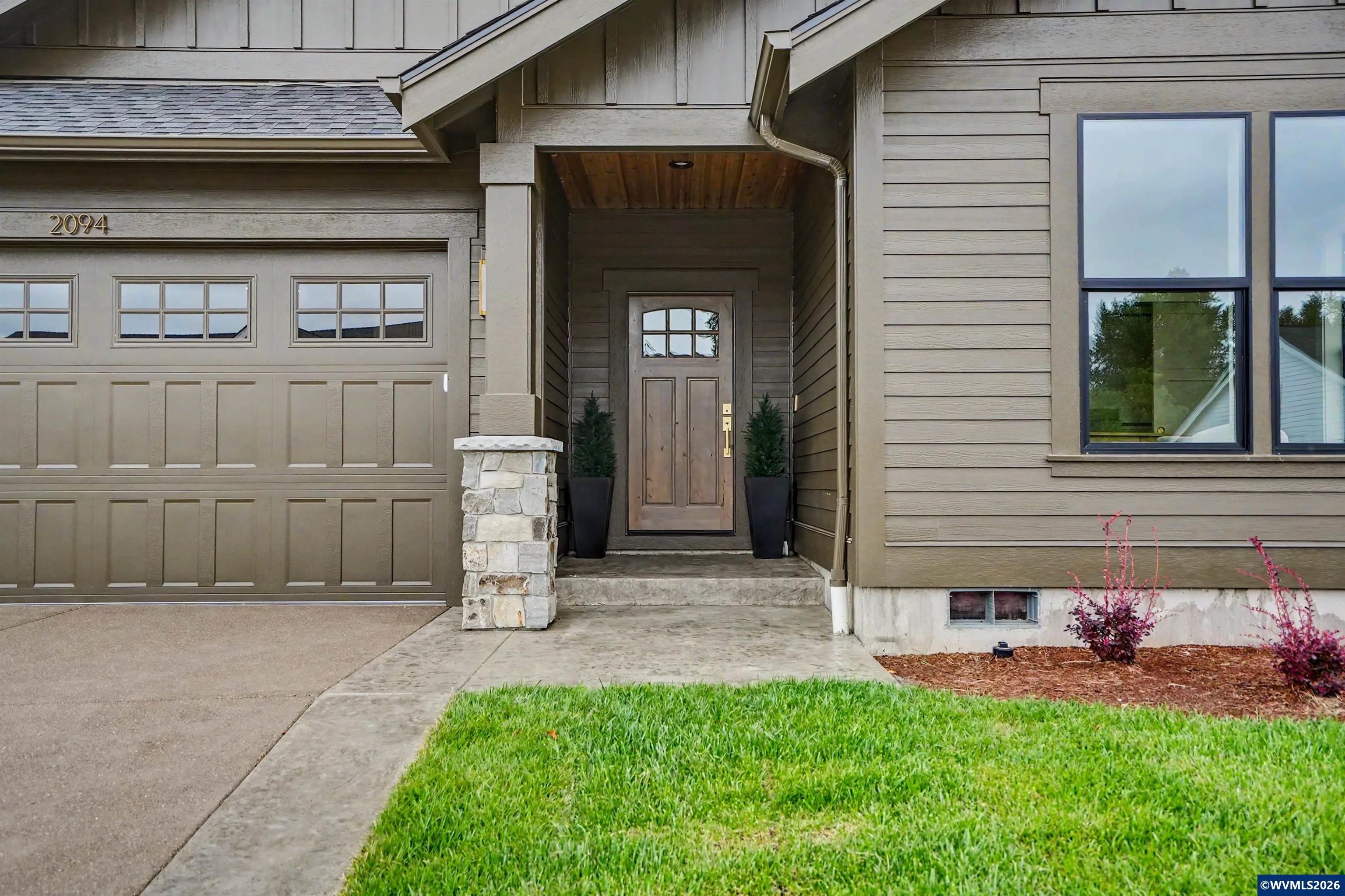 2094 SE Arrowwood Av