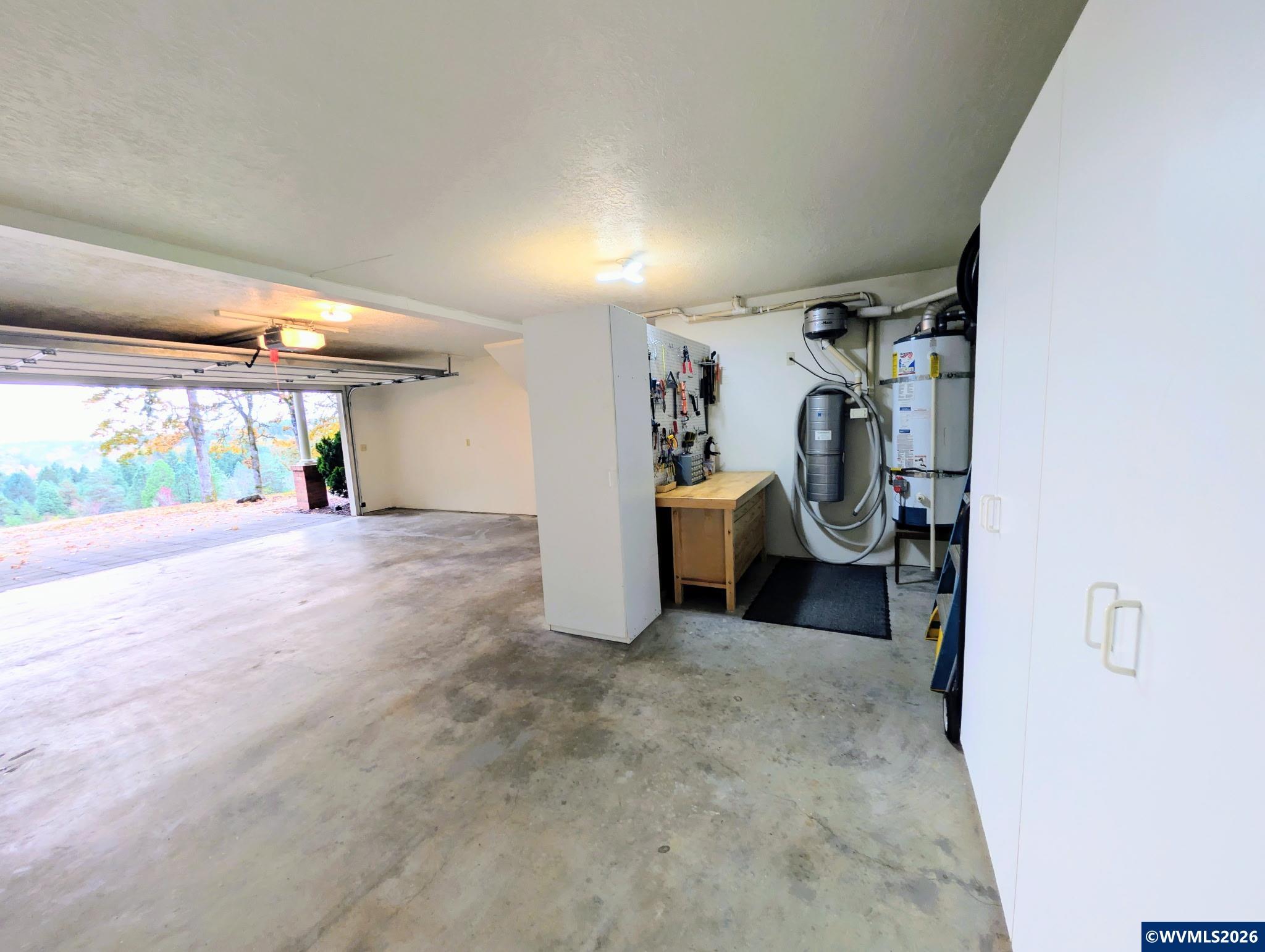 481 NW Douglas St
