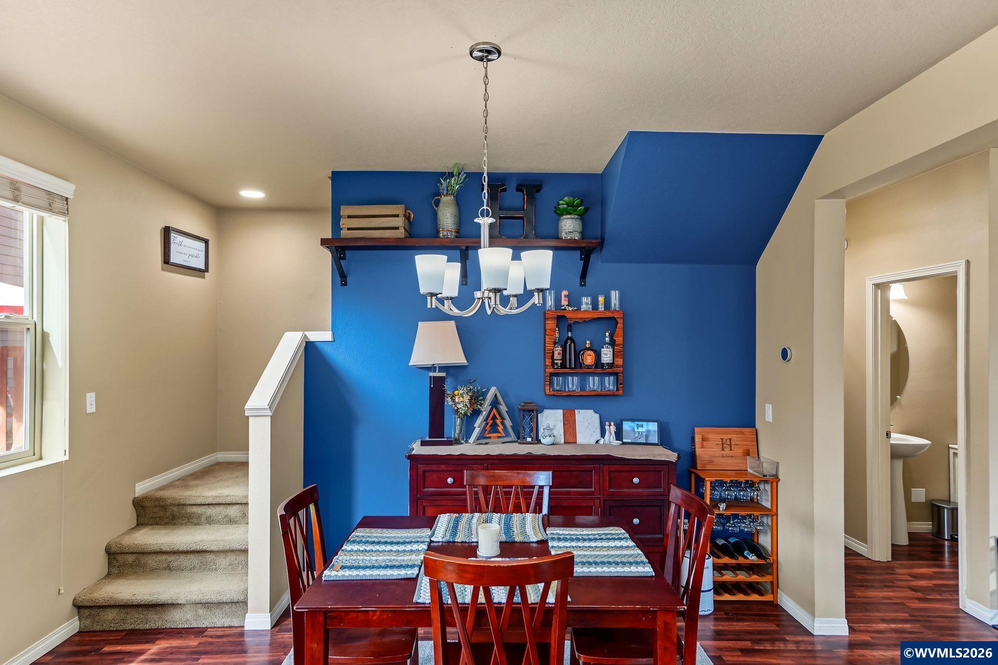 315 Flame Tree Ln