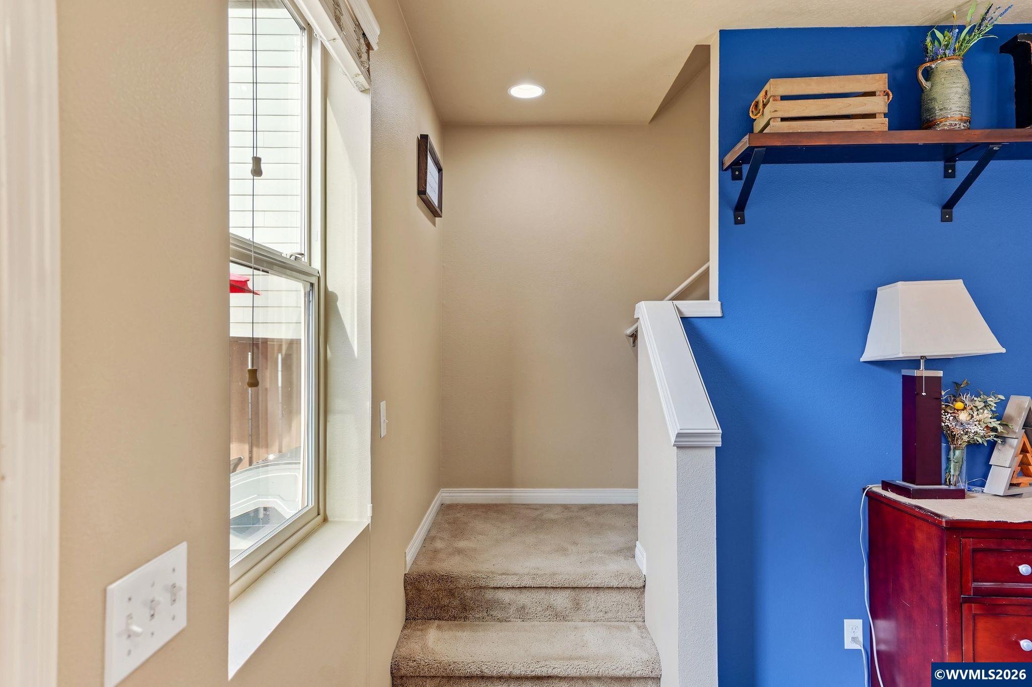 315 Flame Tree Ln