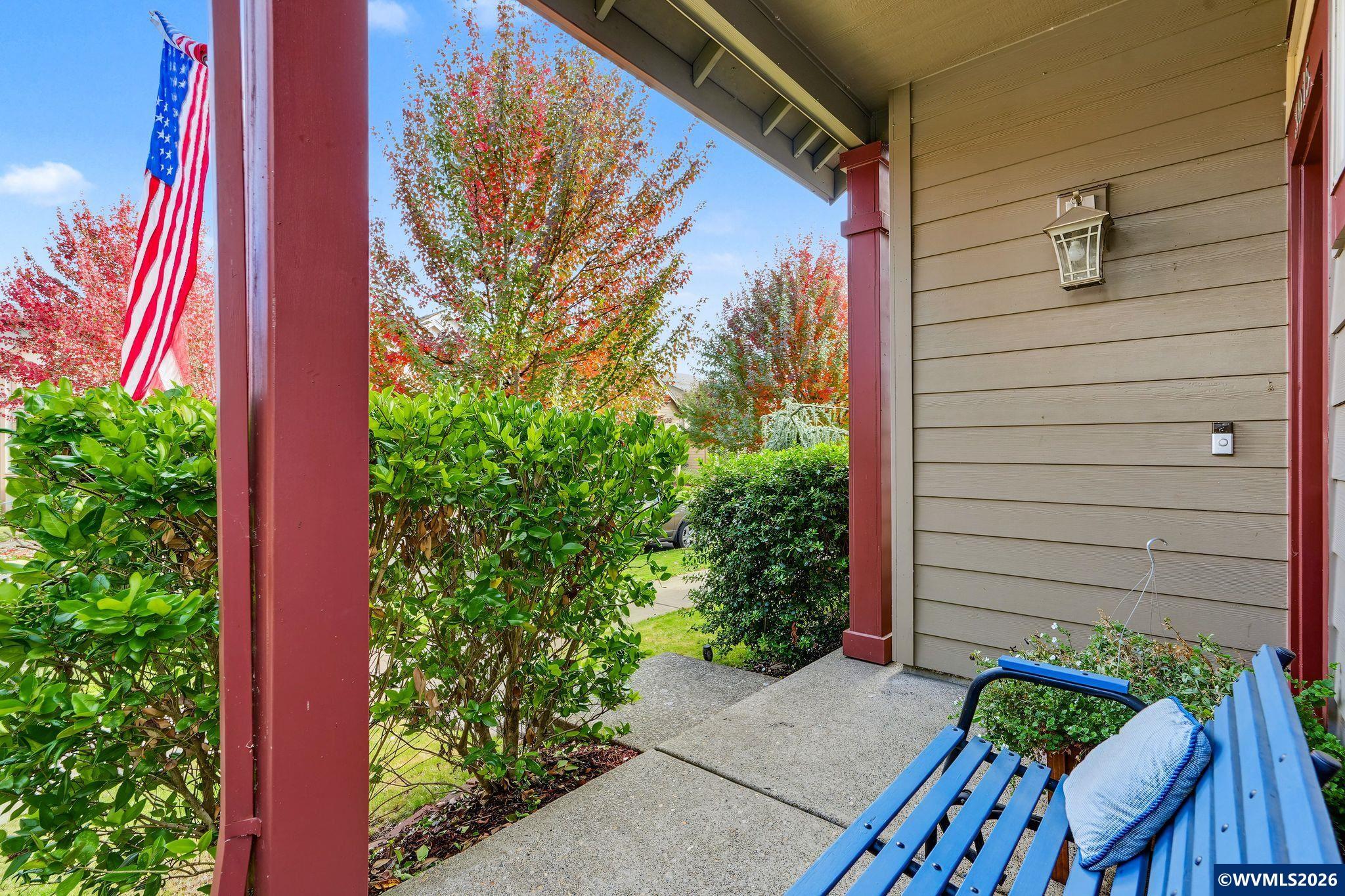 315 Flame Tree Ln