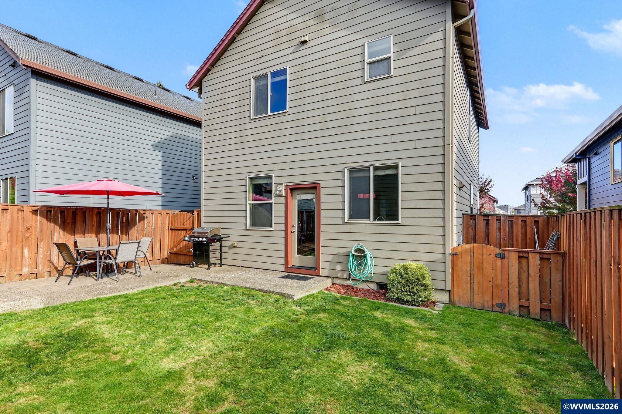 315 Flame Tree Ln