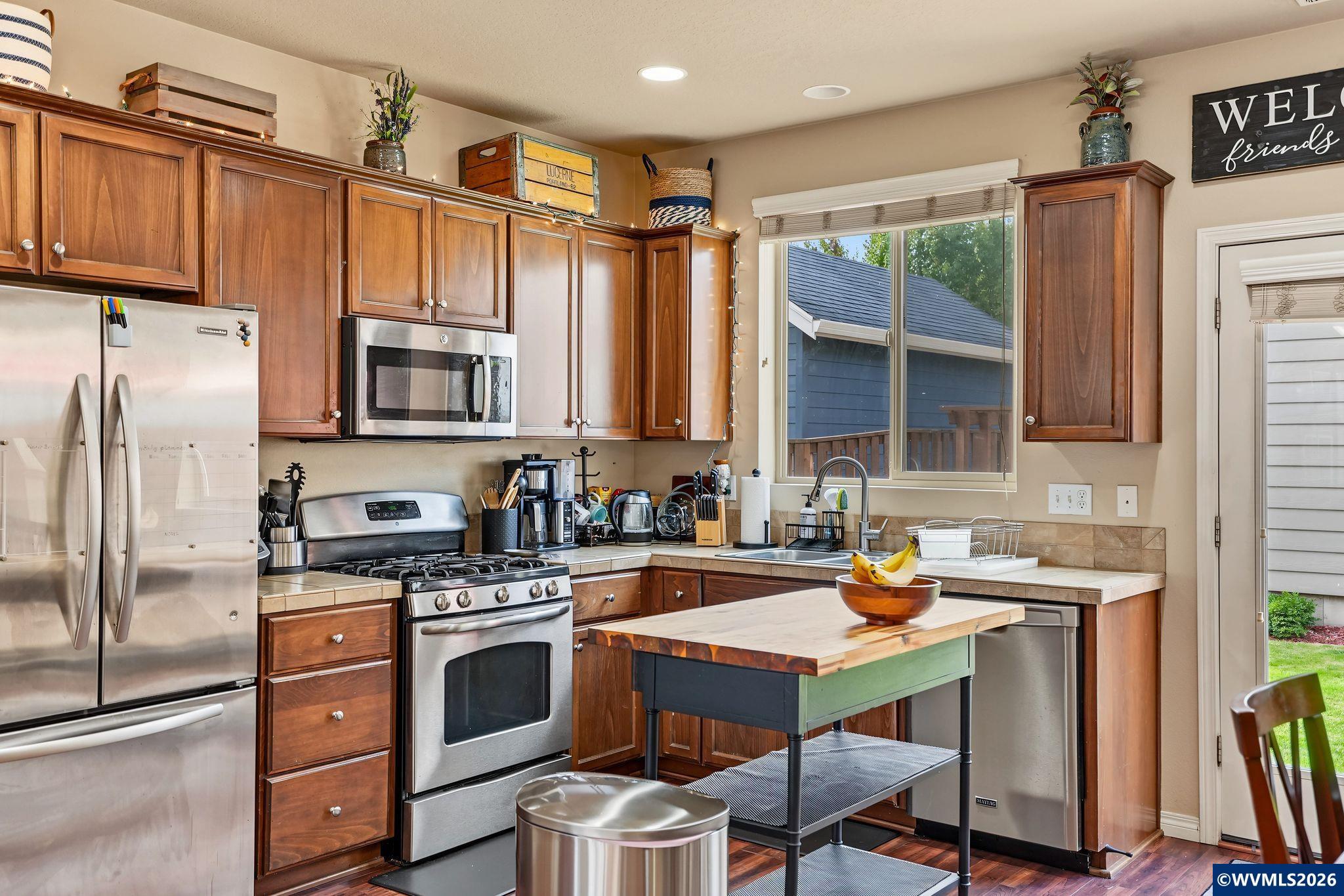315 Flame Tree Ln