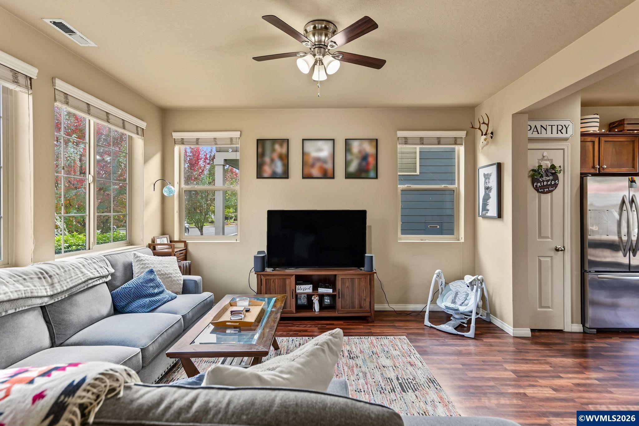 315 Flame Tree Ln