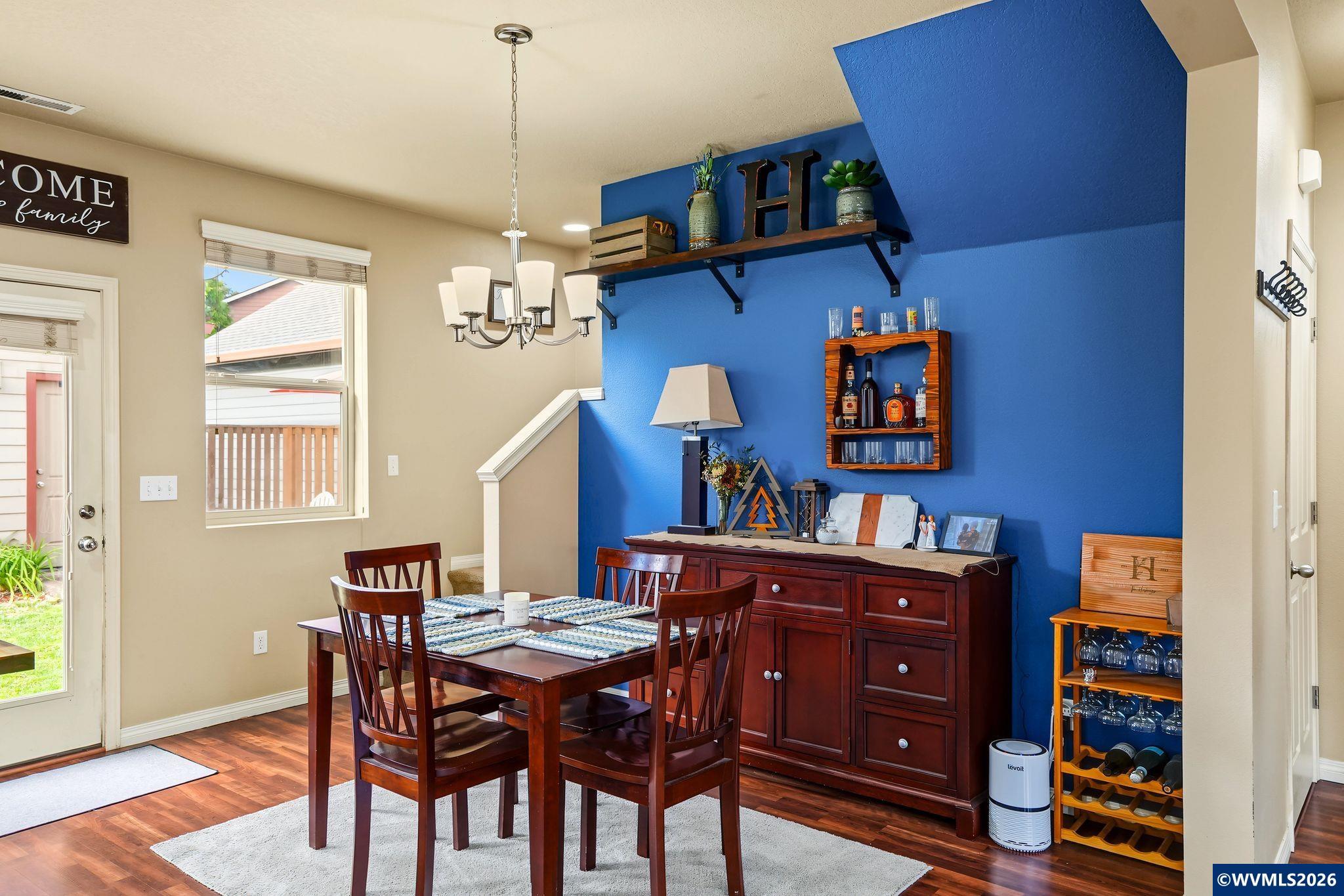 315 Flame Tree Ln