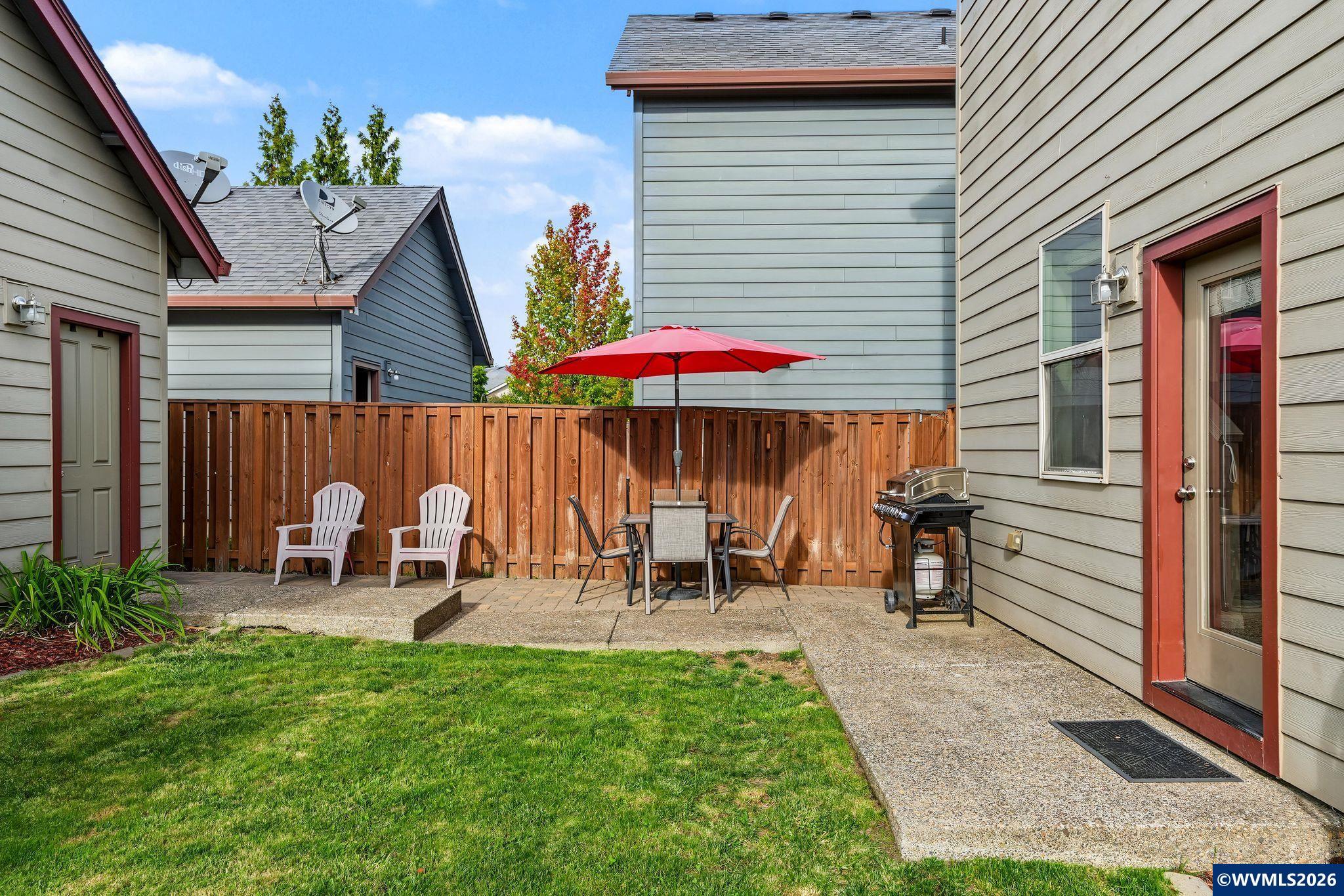 315 Flame Tree Ln