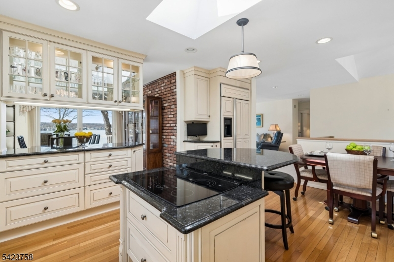 201 S New Jersey Ave