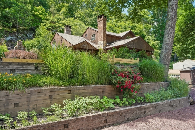 117 Green Pond Rd